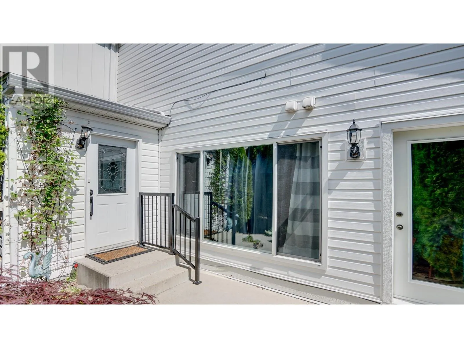 1508 37 Street