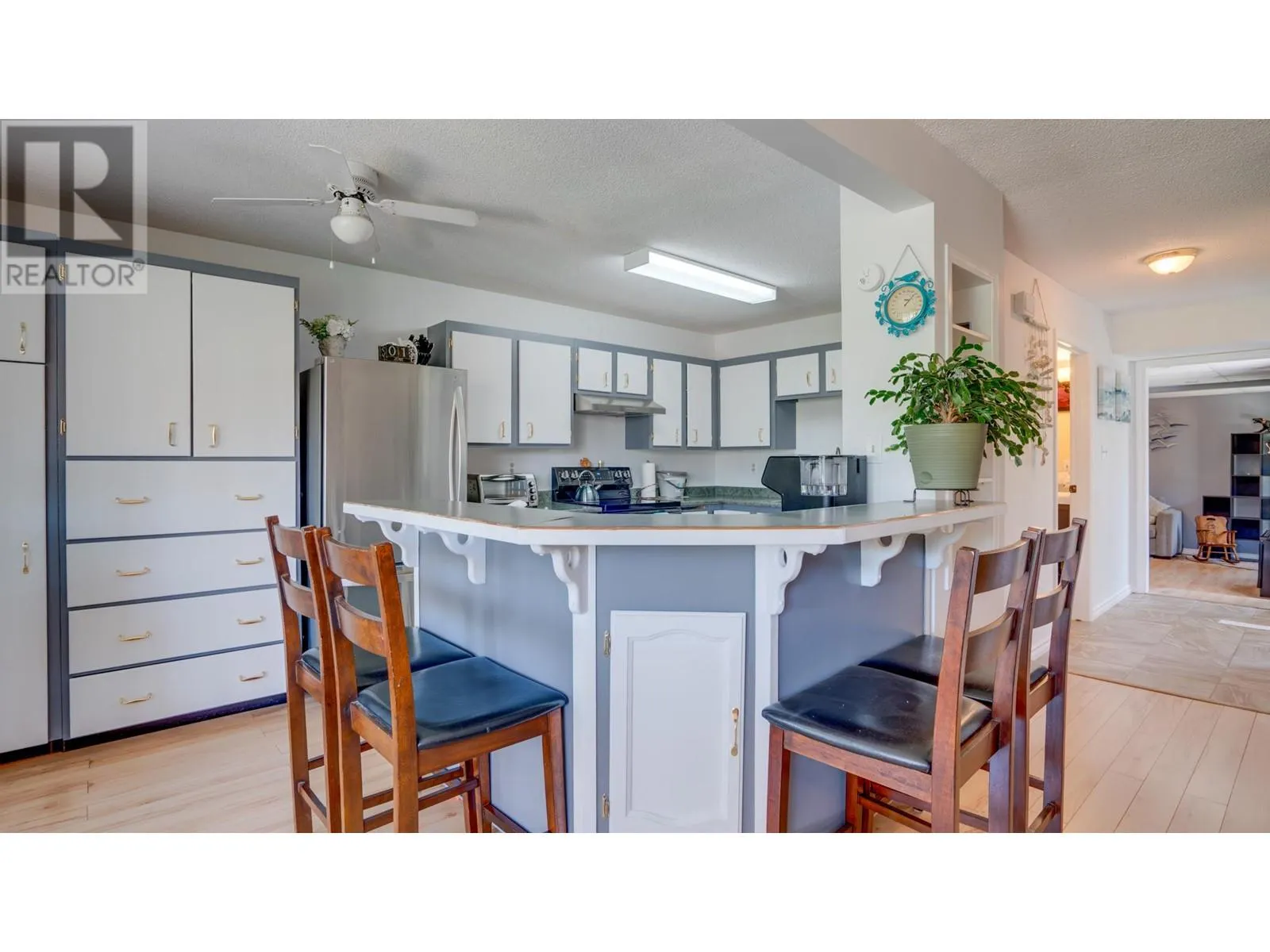 1508 37 Street