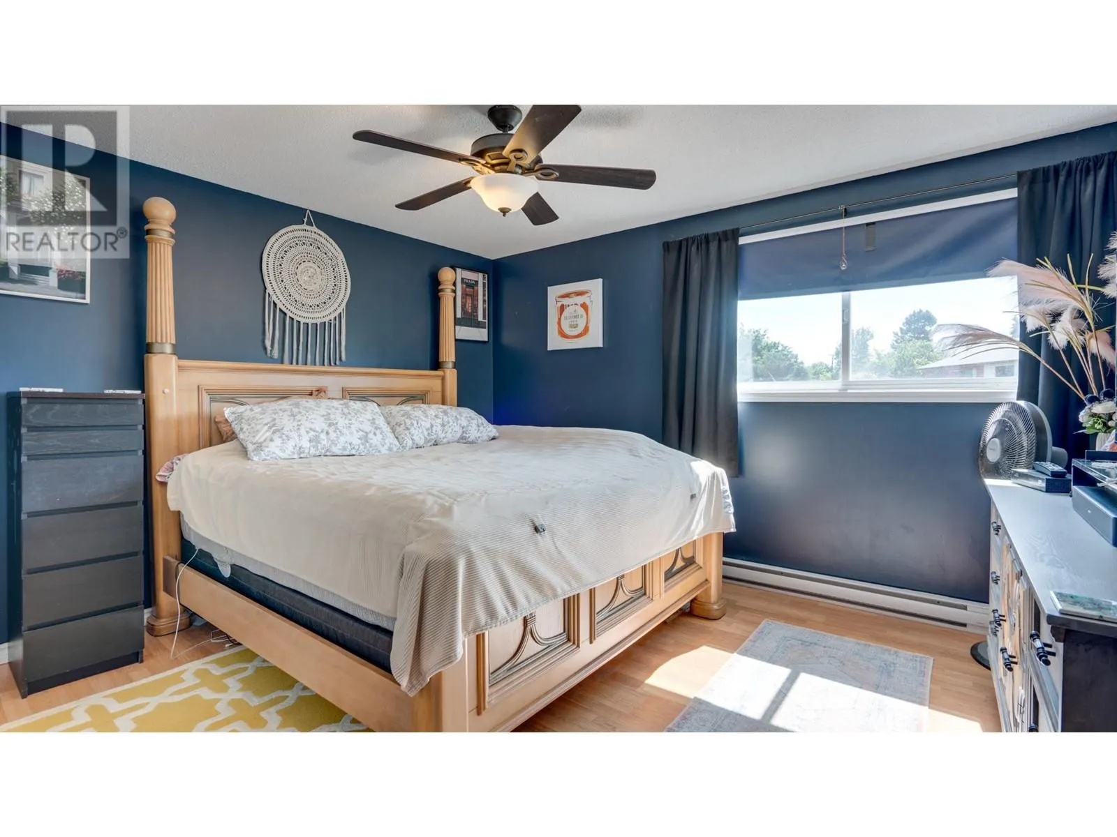 1508 37 Street