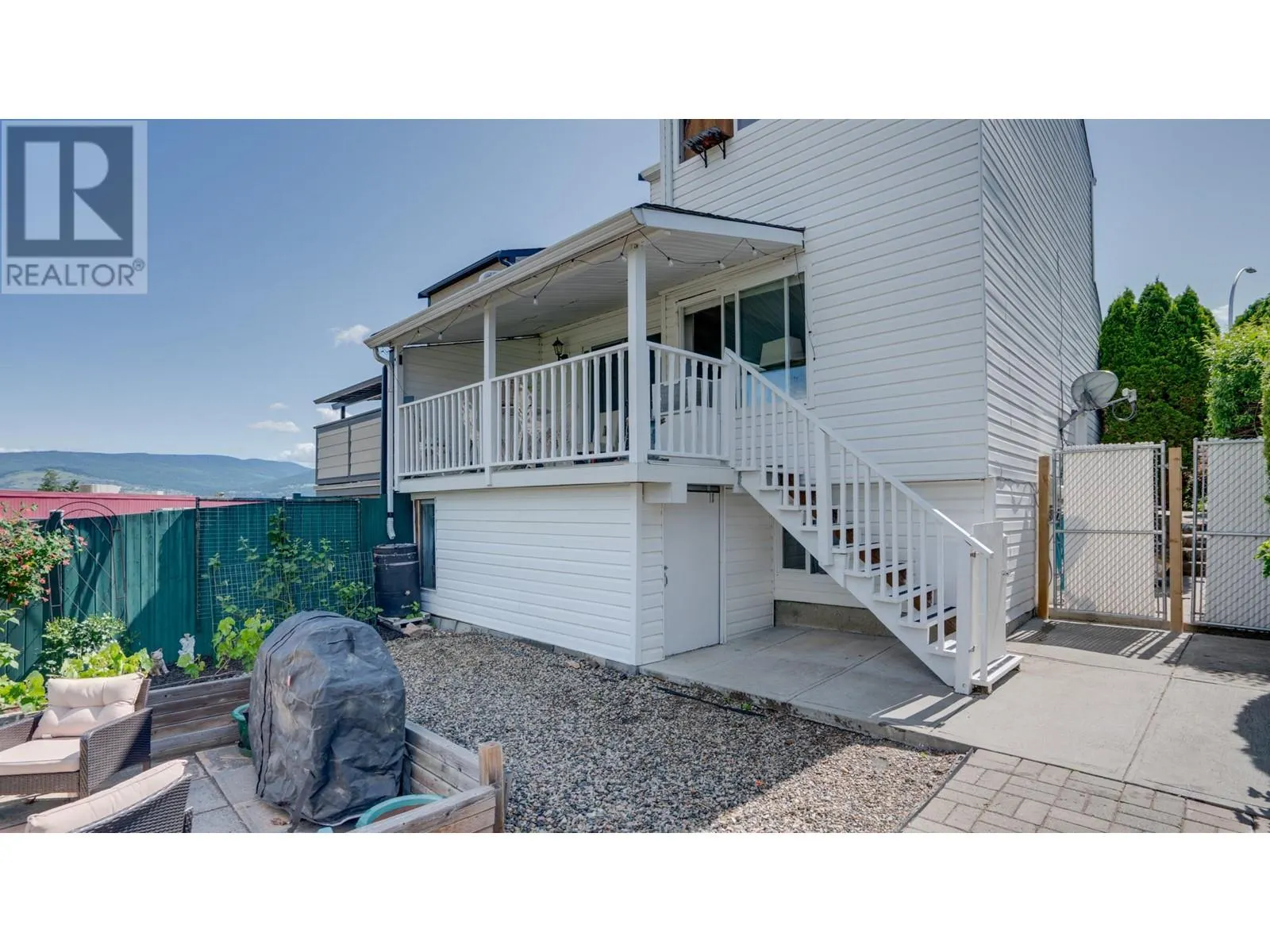 1508 37 Street