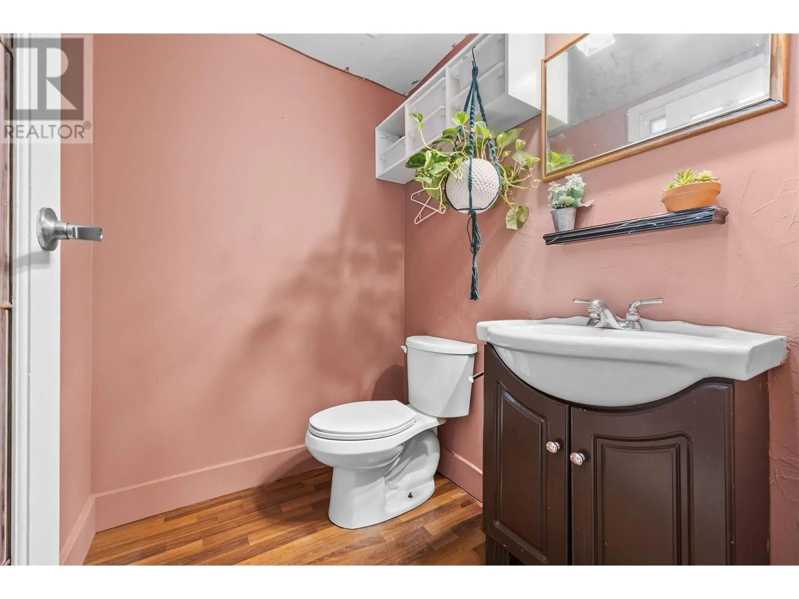 1153 Bernard Avenue Unit# 11