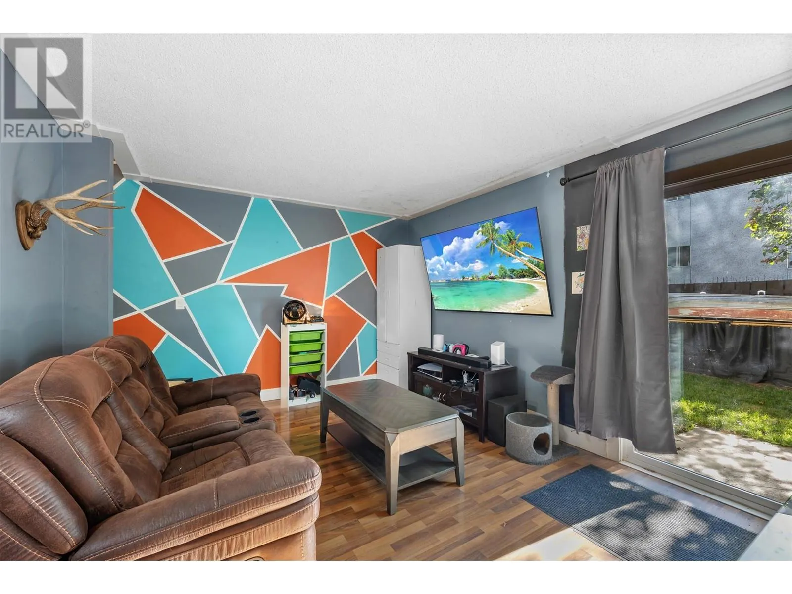 1153 Bernard Avenue Unit# 11