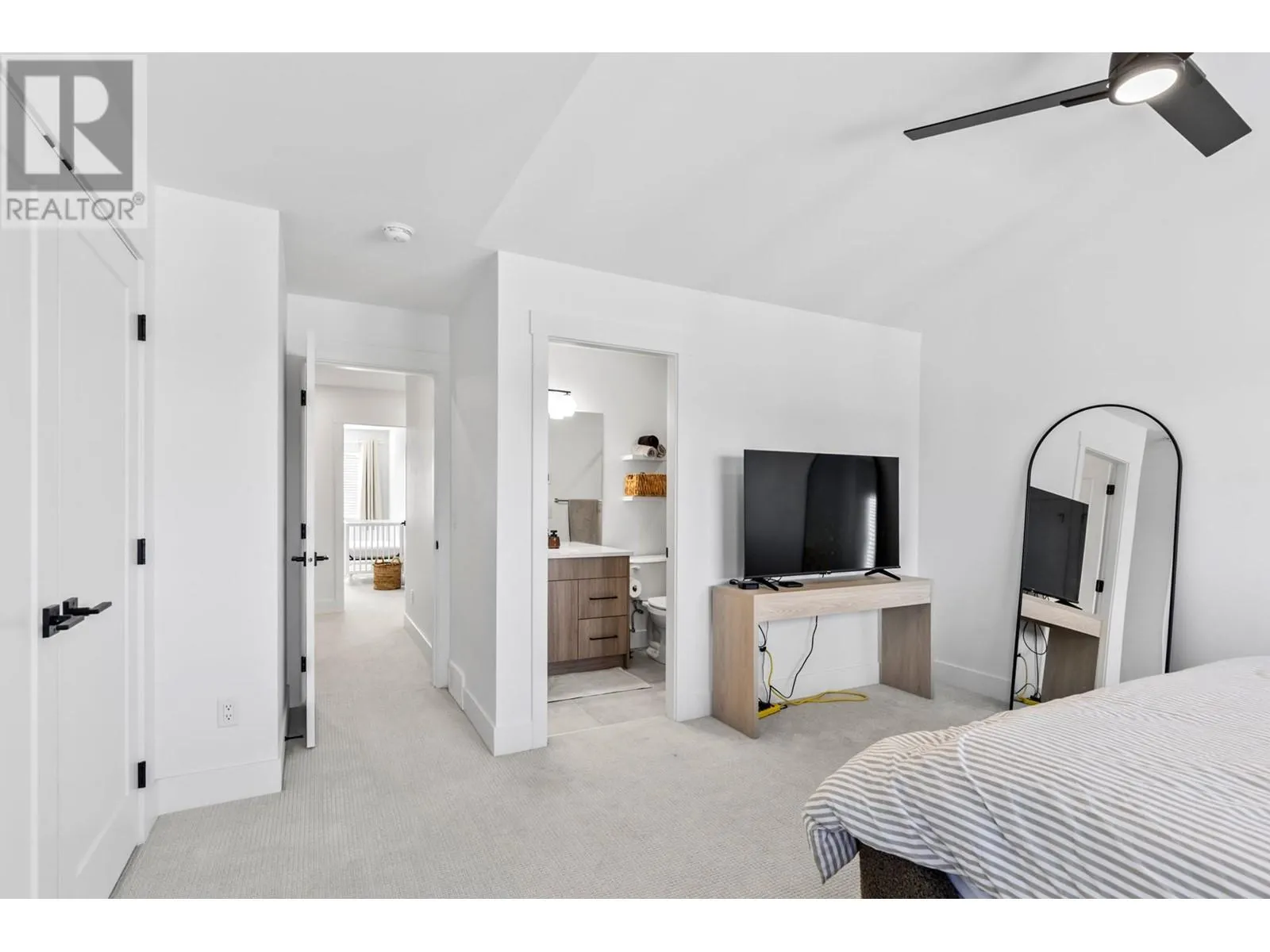 2835 Canyon Crest Drive Unit# 25