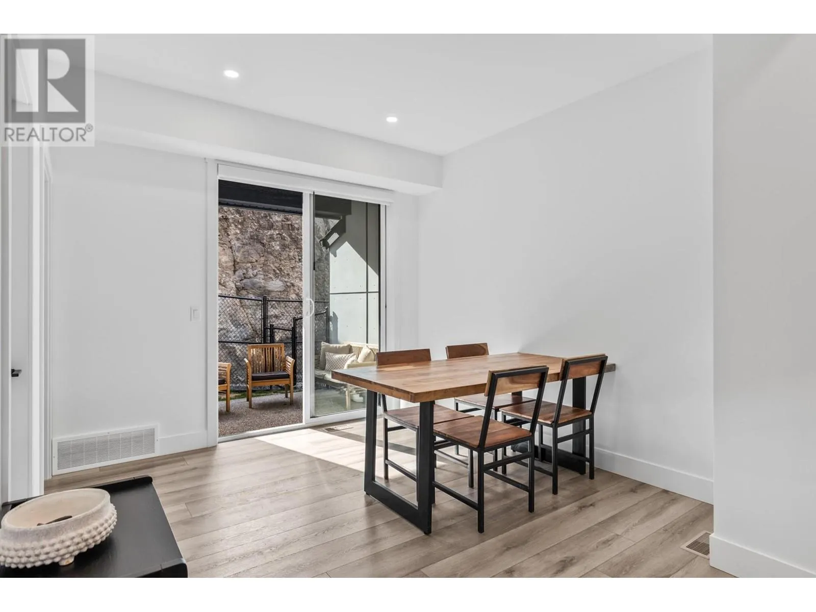 2835 Canyon Crest Drive Unit# 25