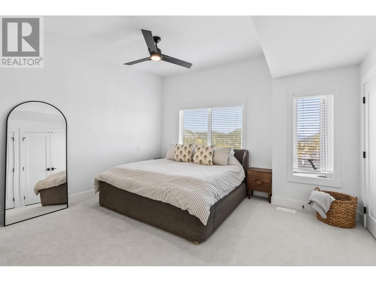 2835 Canyon Crest Drive Unit# 25