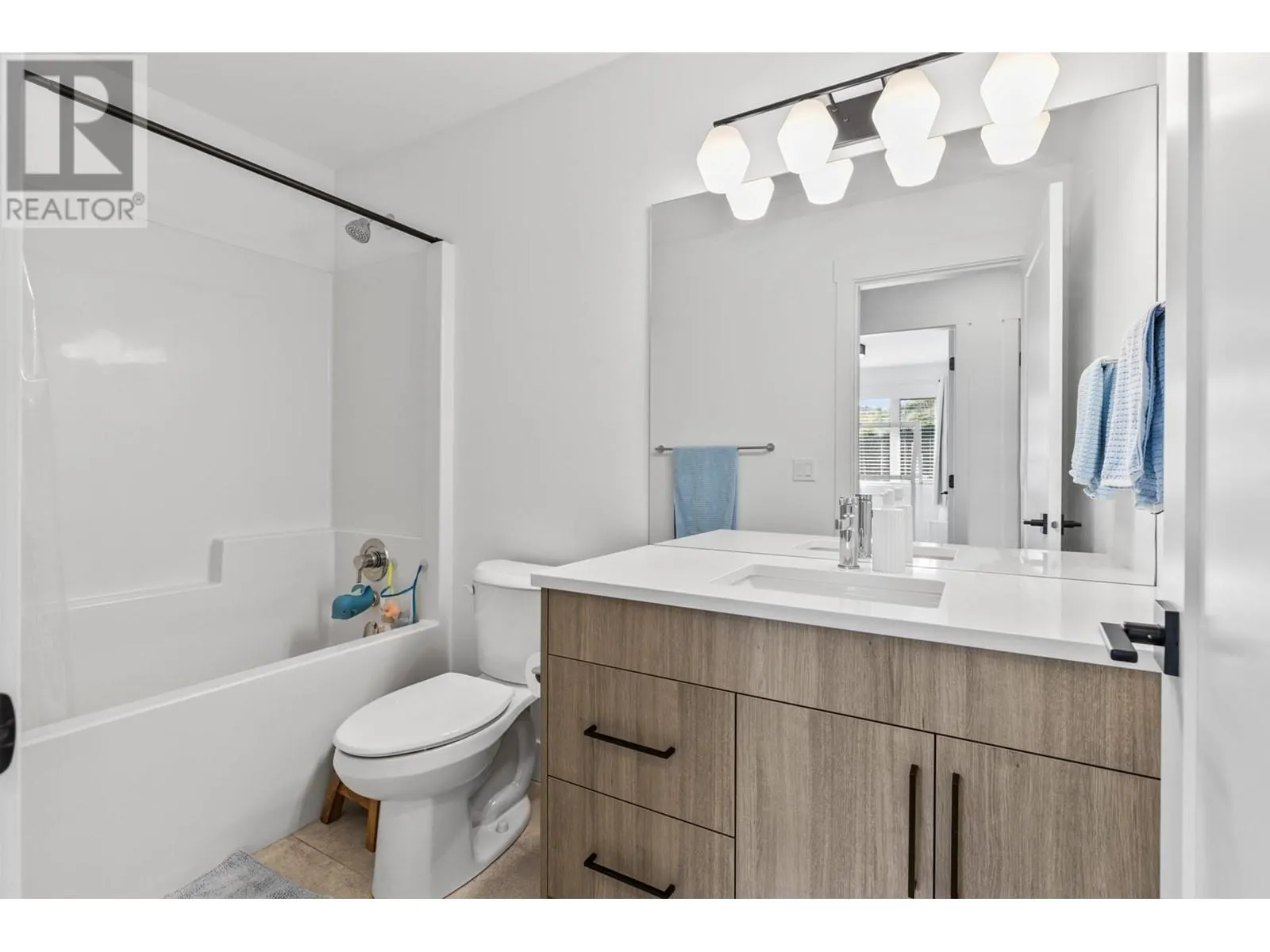 2835 Canyon Crest Drive Unit# 25