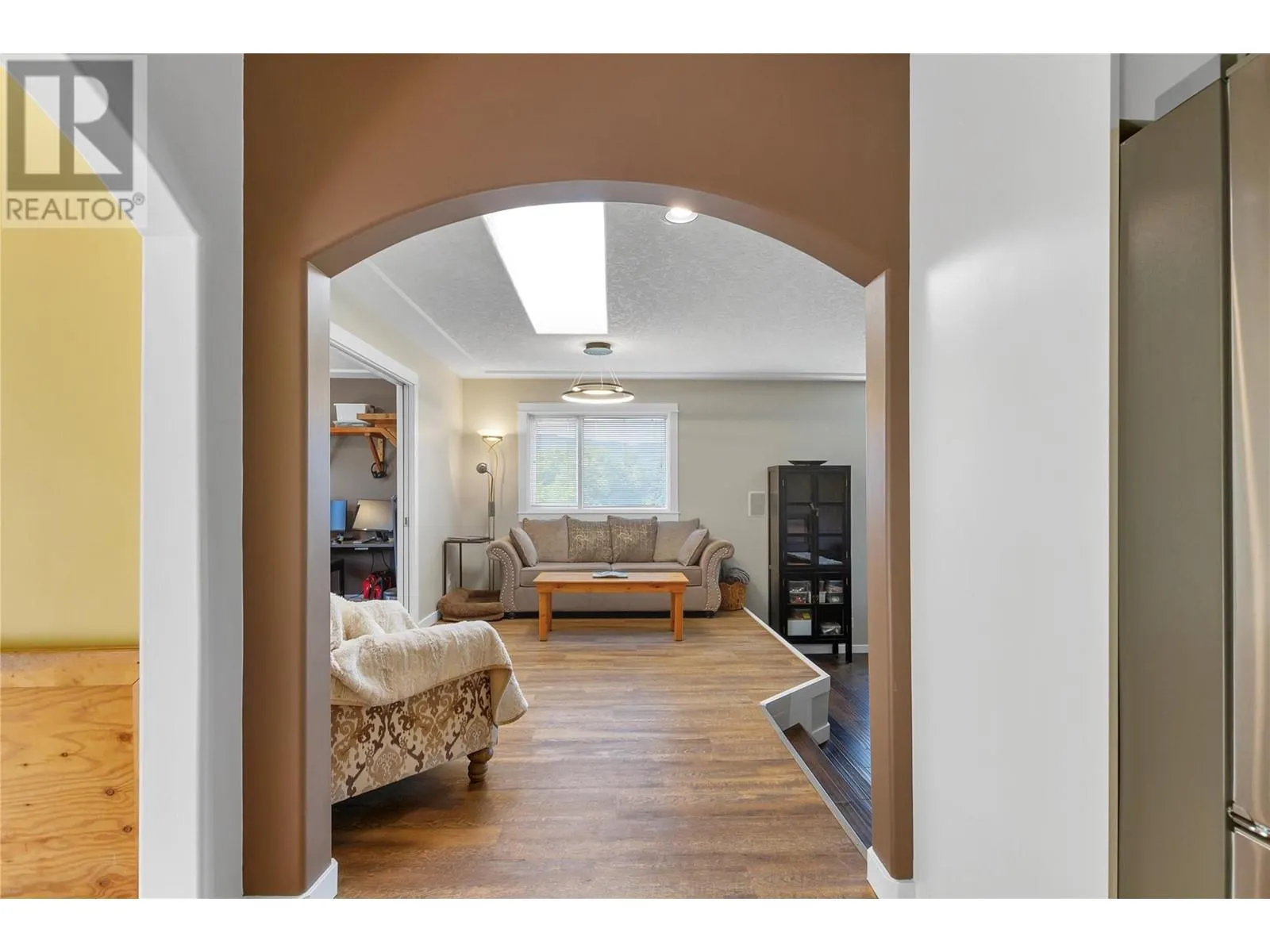 2515 East Vernon Road