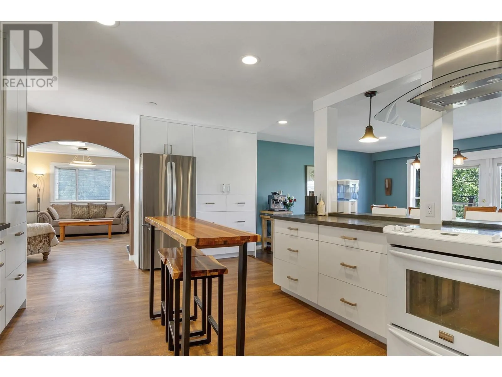 2515 East Vernon Road