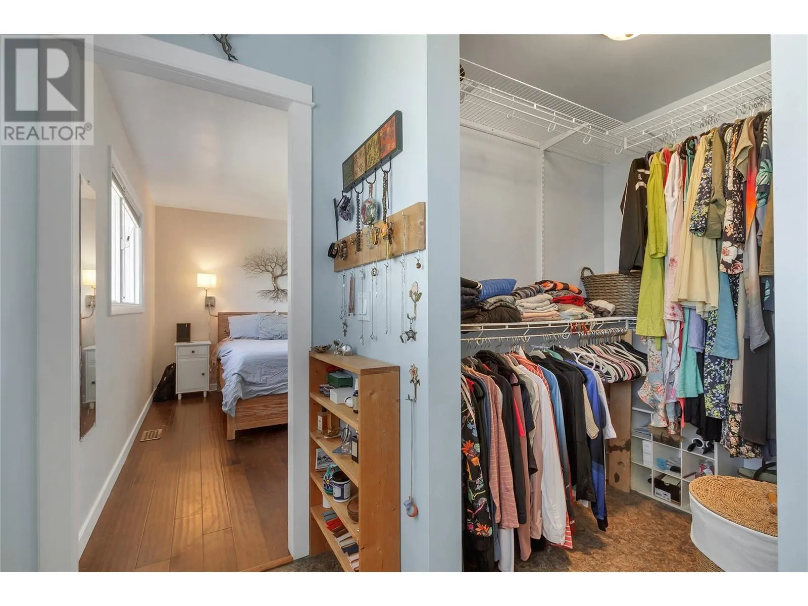 2515 East Vernon Road