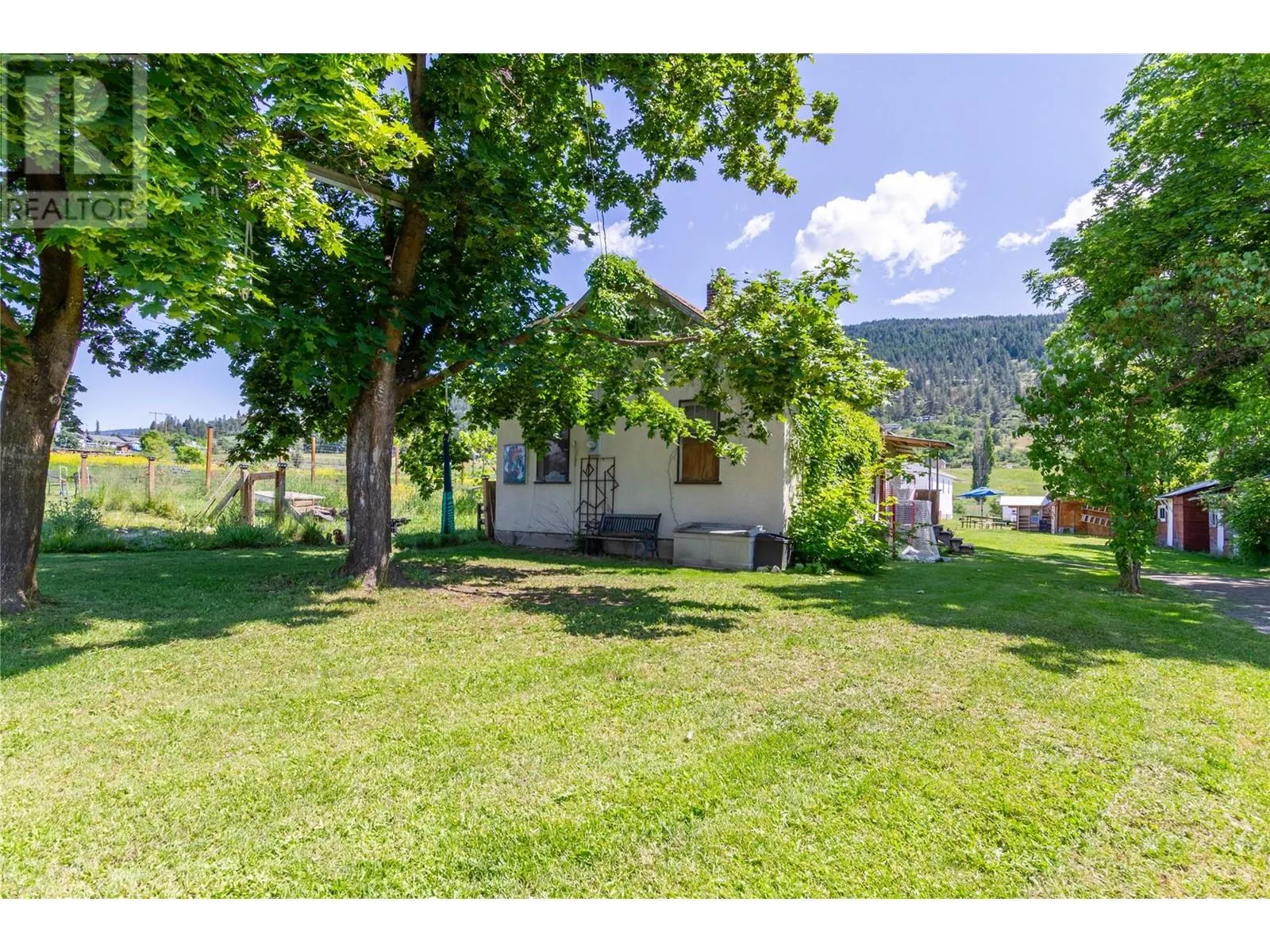 2515 East Vernon Road