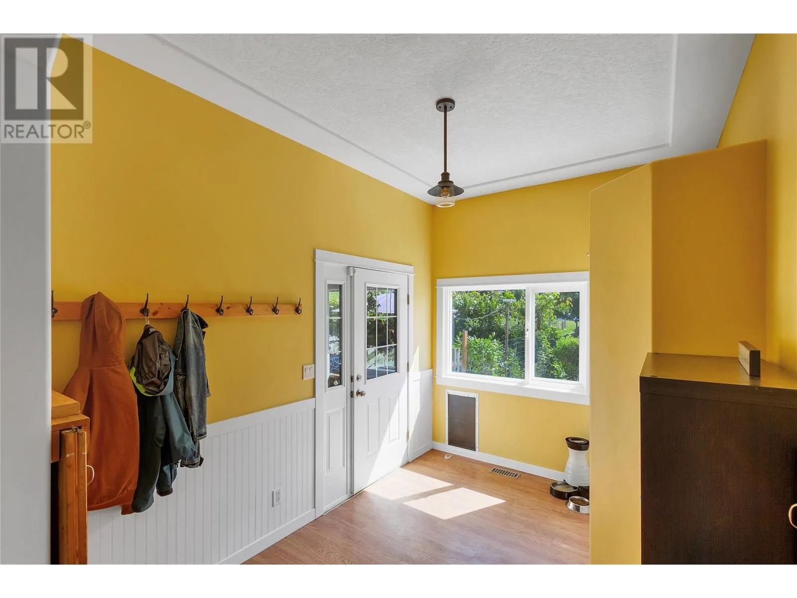 2515 East Vernon Road