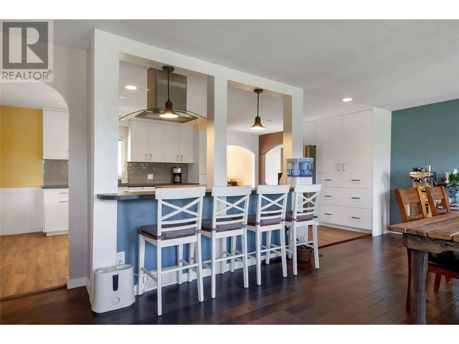 2515 East Vernon Road
