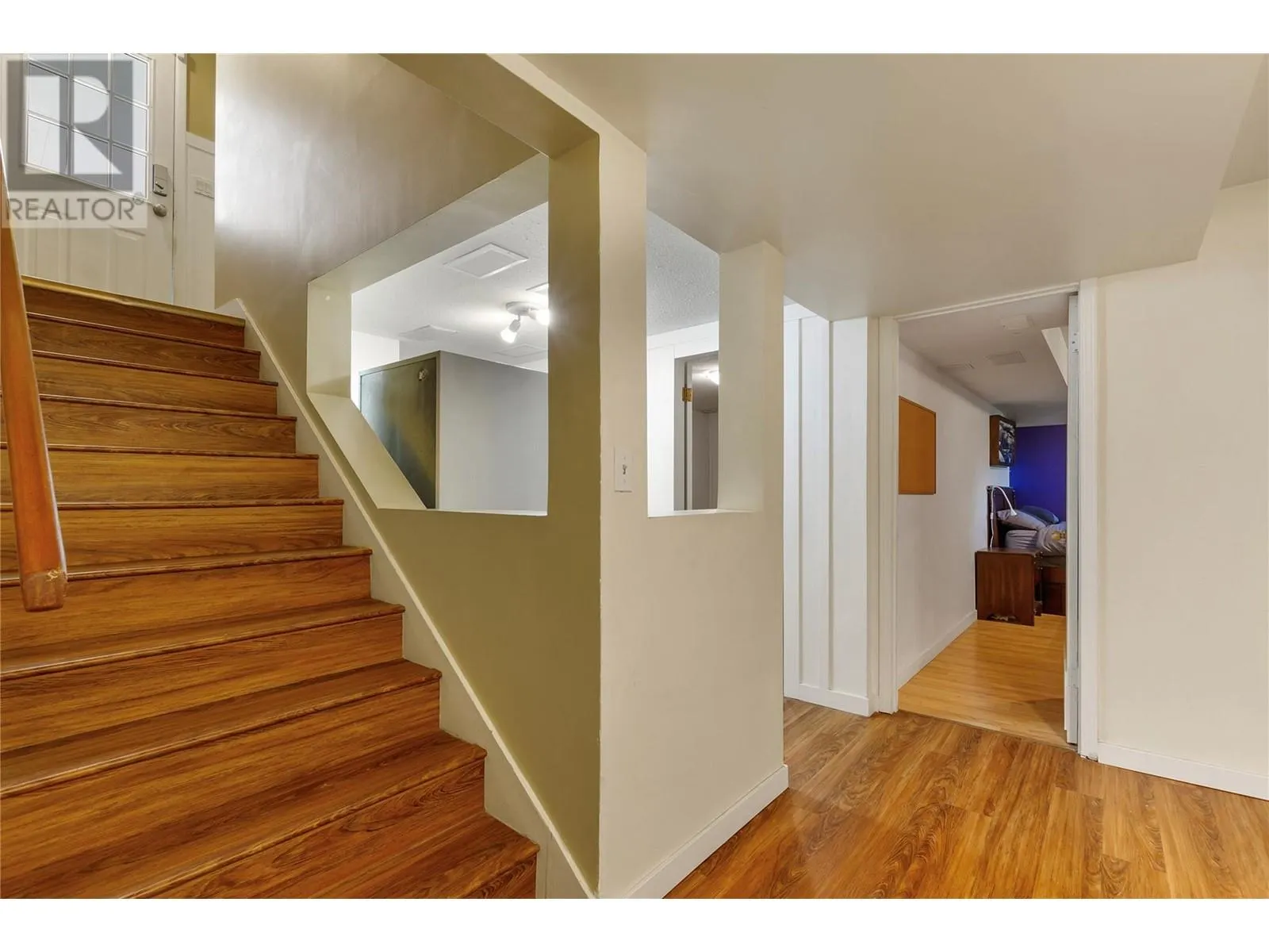 2515 East Vernon Road