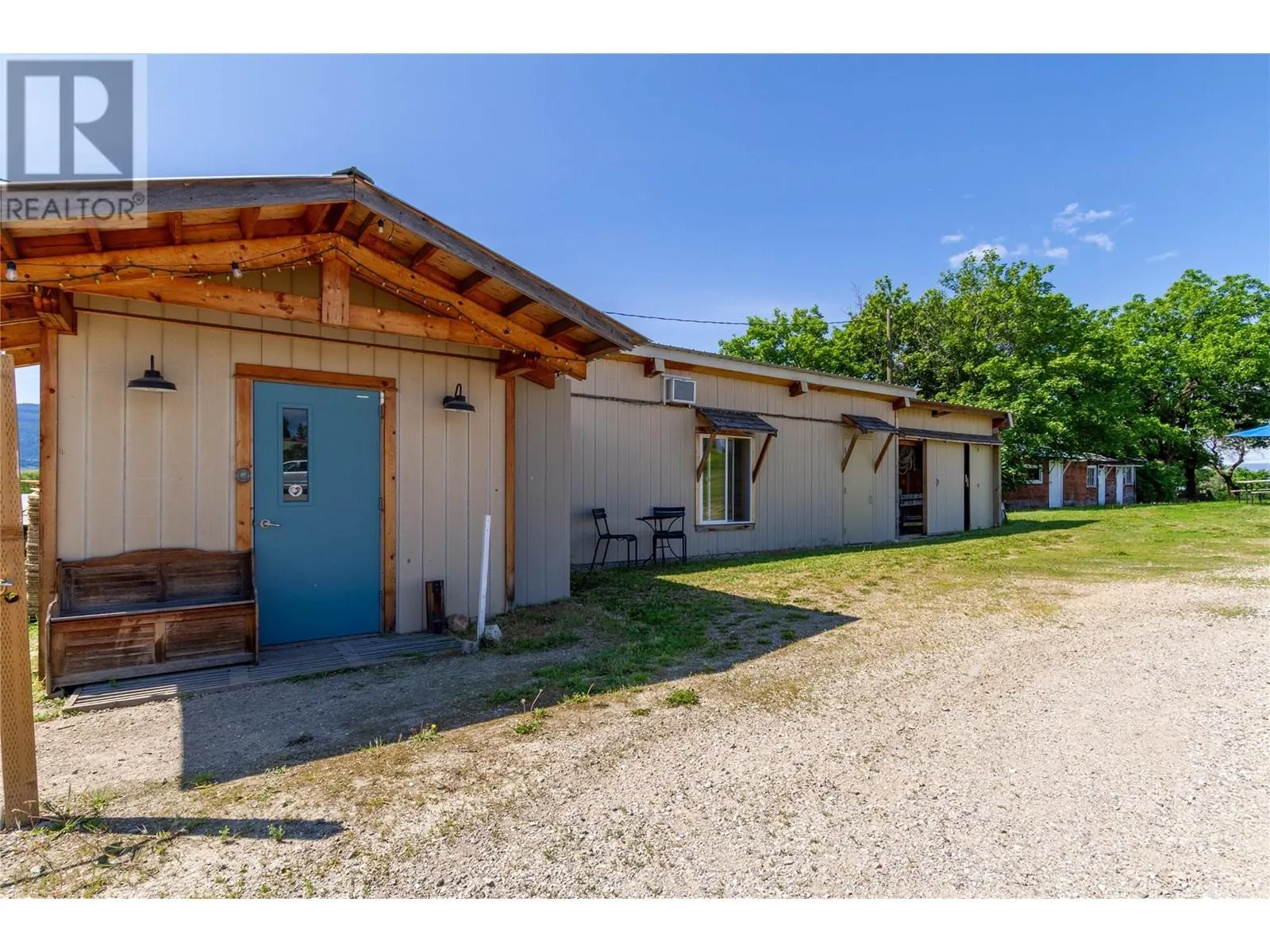 2515 East Vernon Road