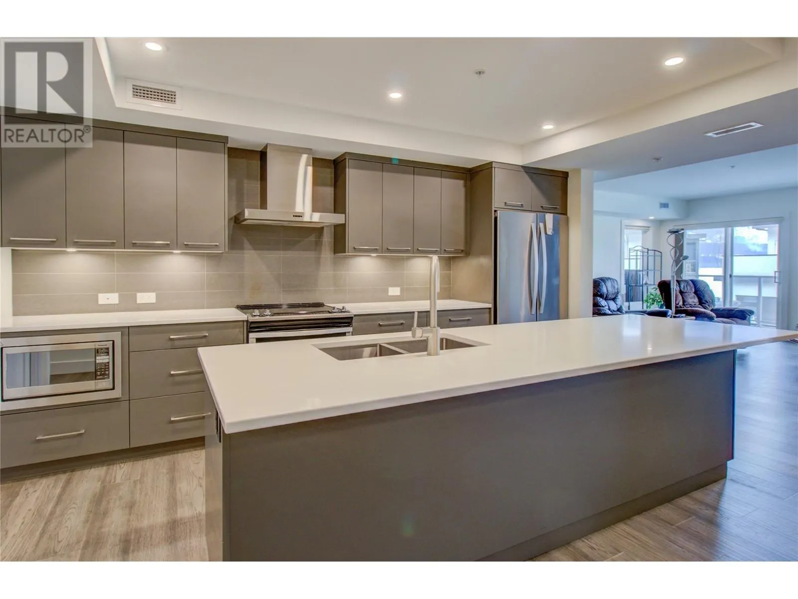 131 Harbourfront Drive NE Unit# 202
