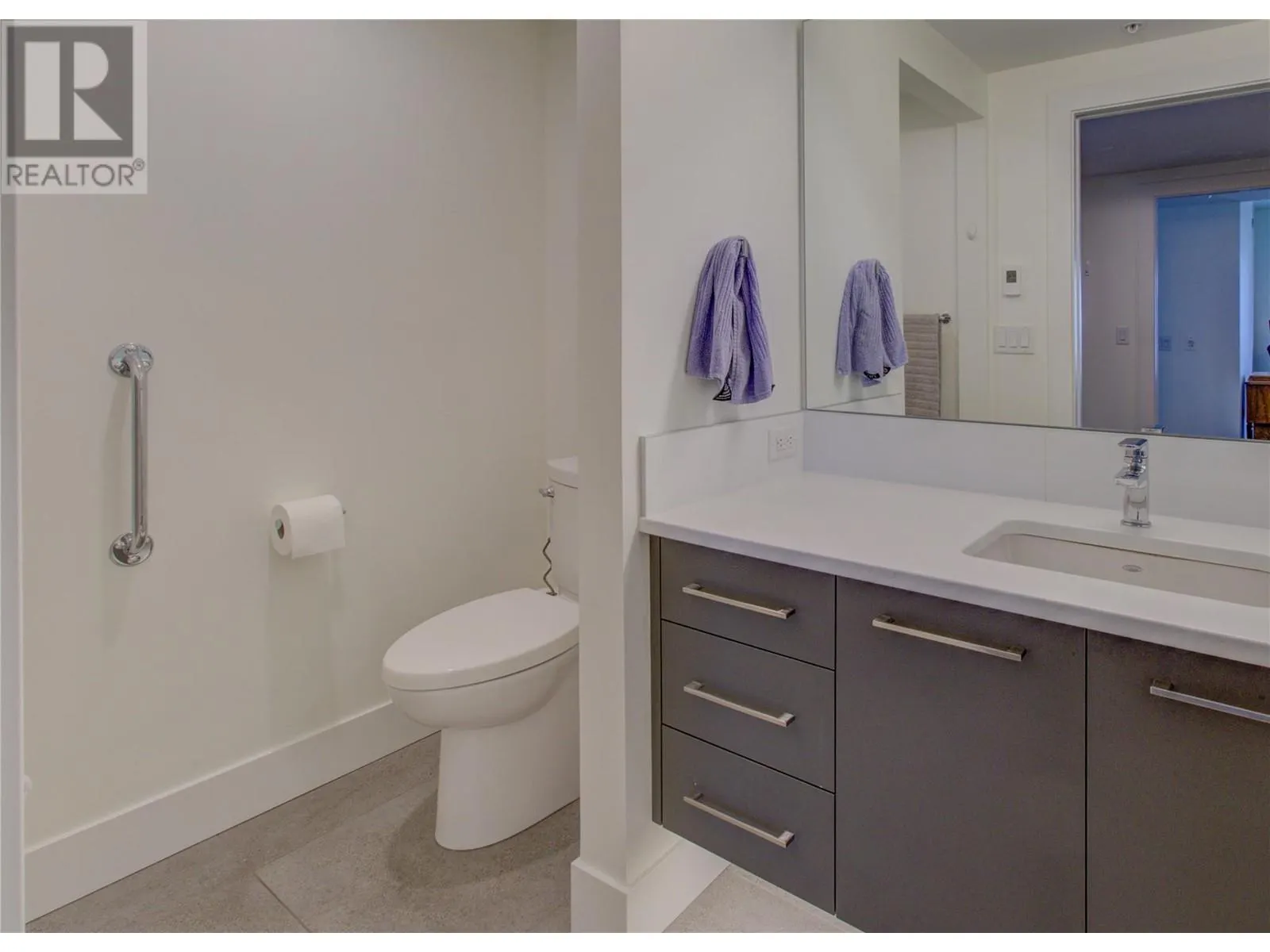 131 Harbourfront Drive NE Unit# 202
