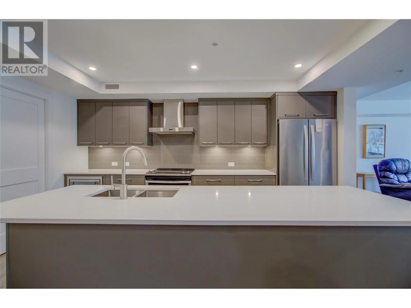 131 Harbourfront Drive NE Unit# 202