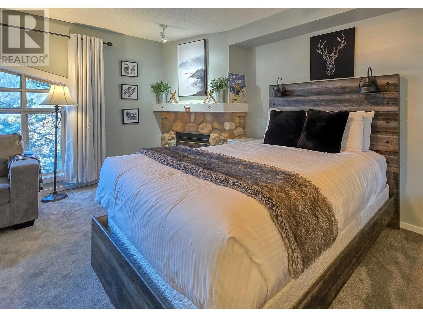 2060 Summit Drive Unit# 406