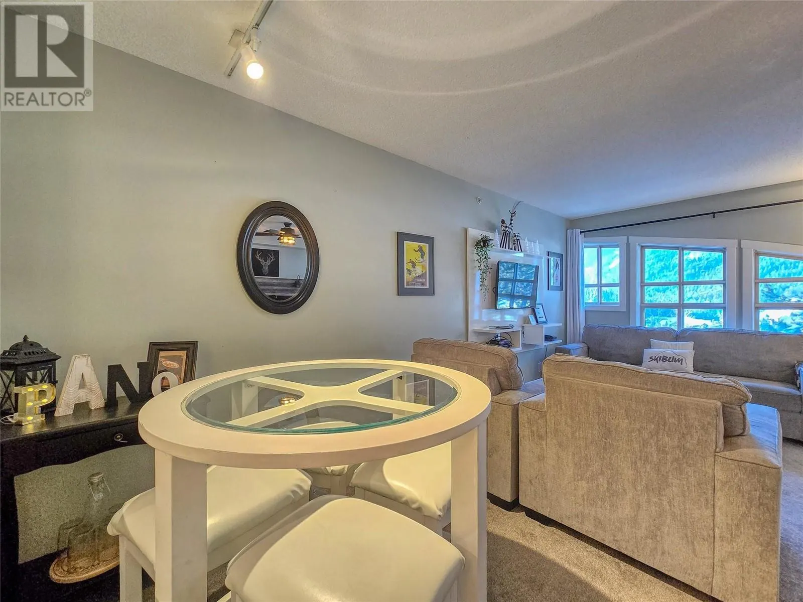 2060 Summit Drive Unit# 406