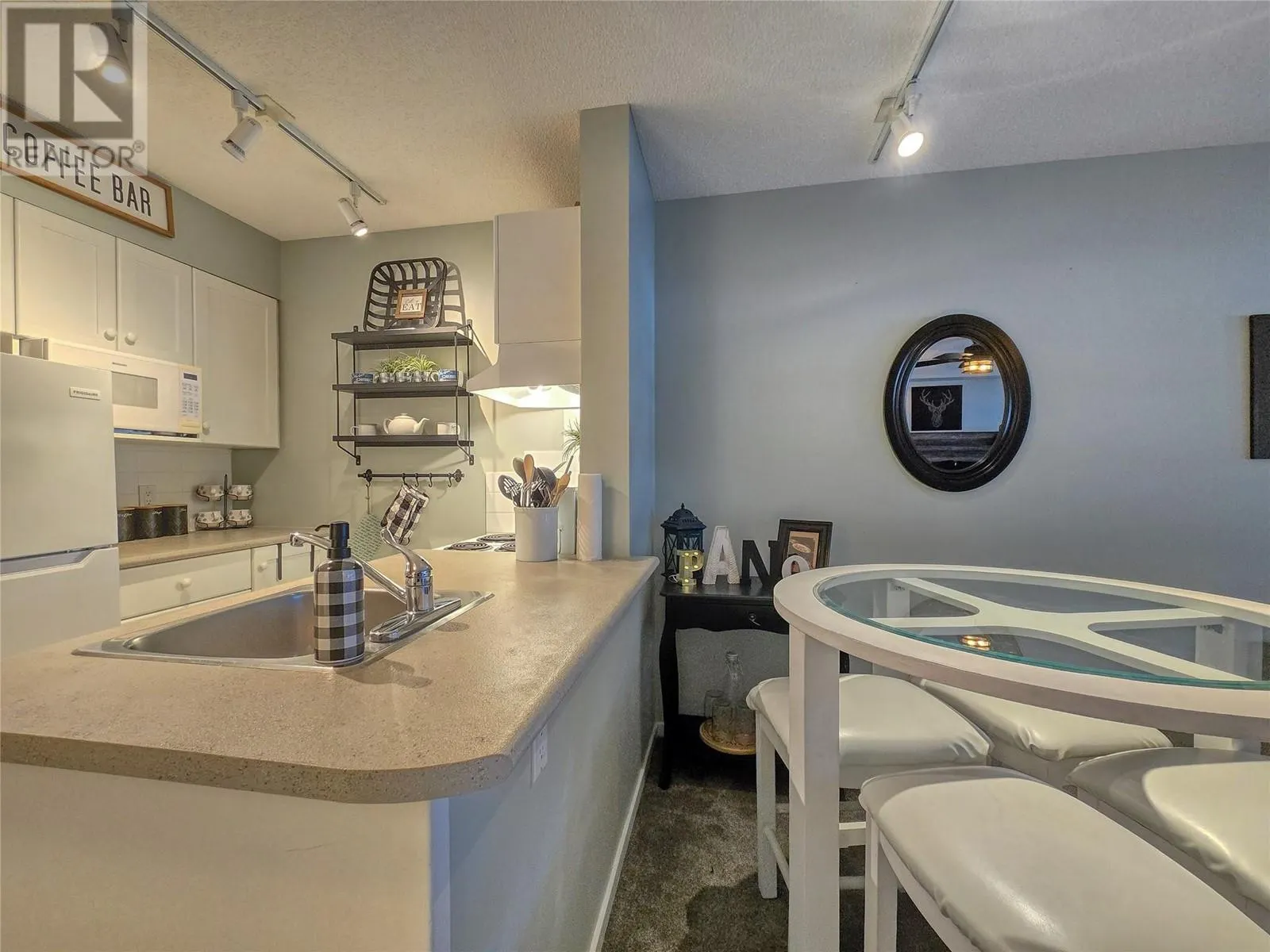 2060 Summit Drive Unit# 406