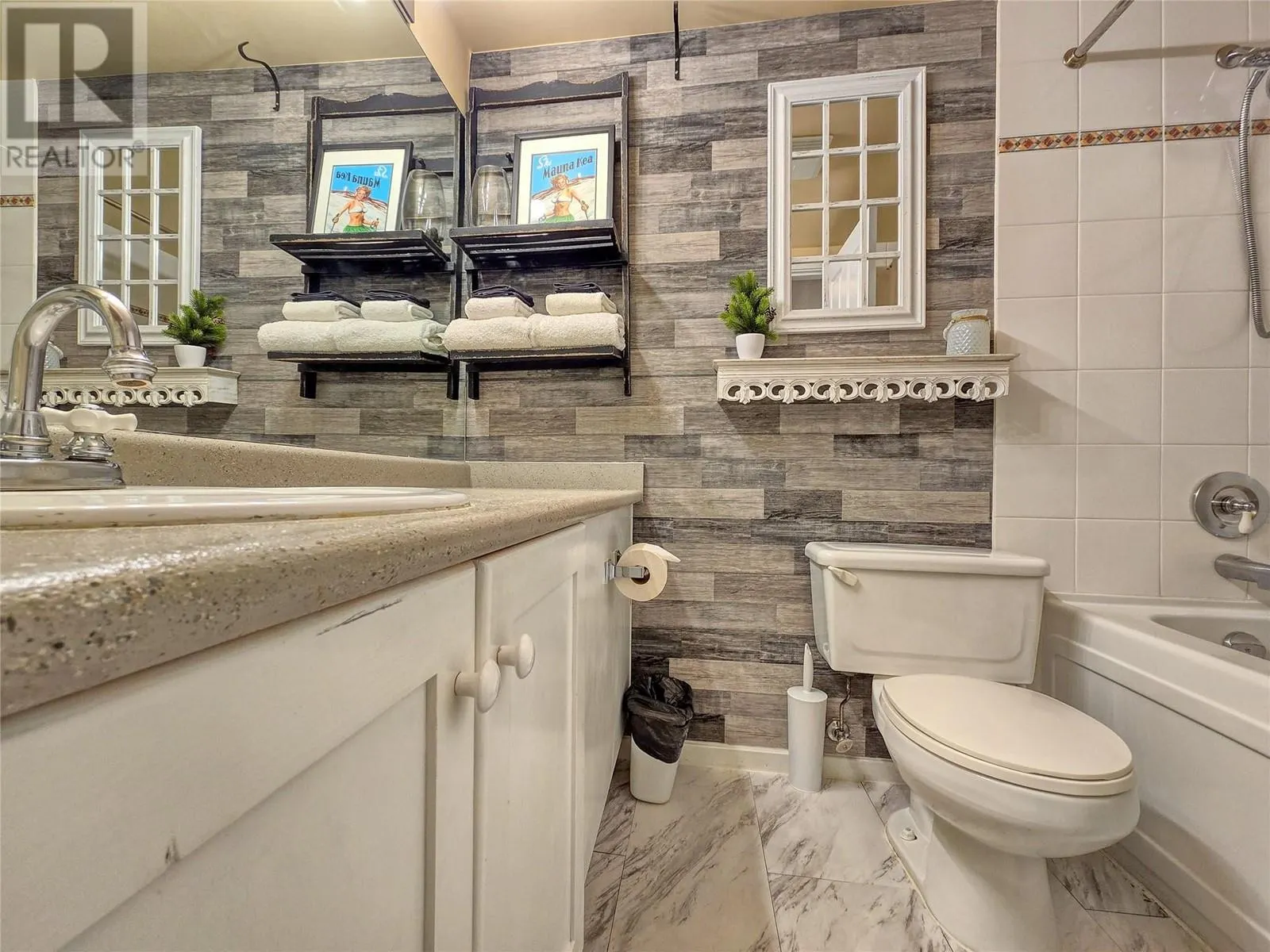 2060 Summit Drive Unit# 406