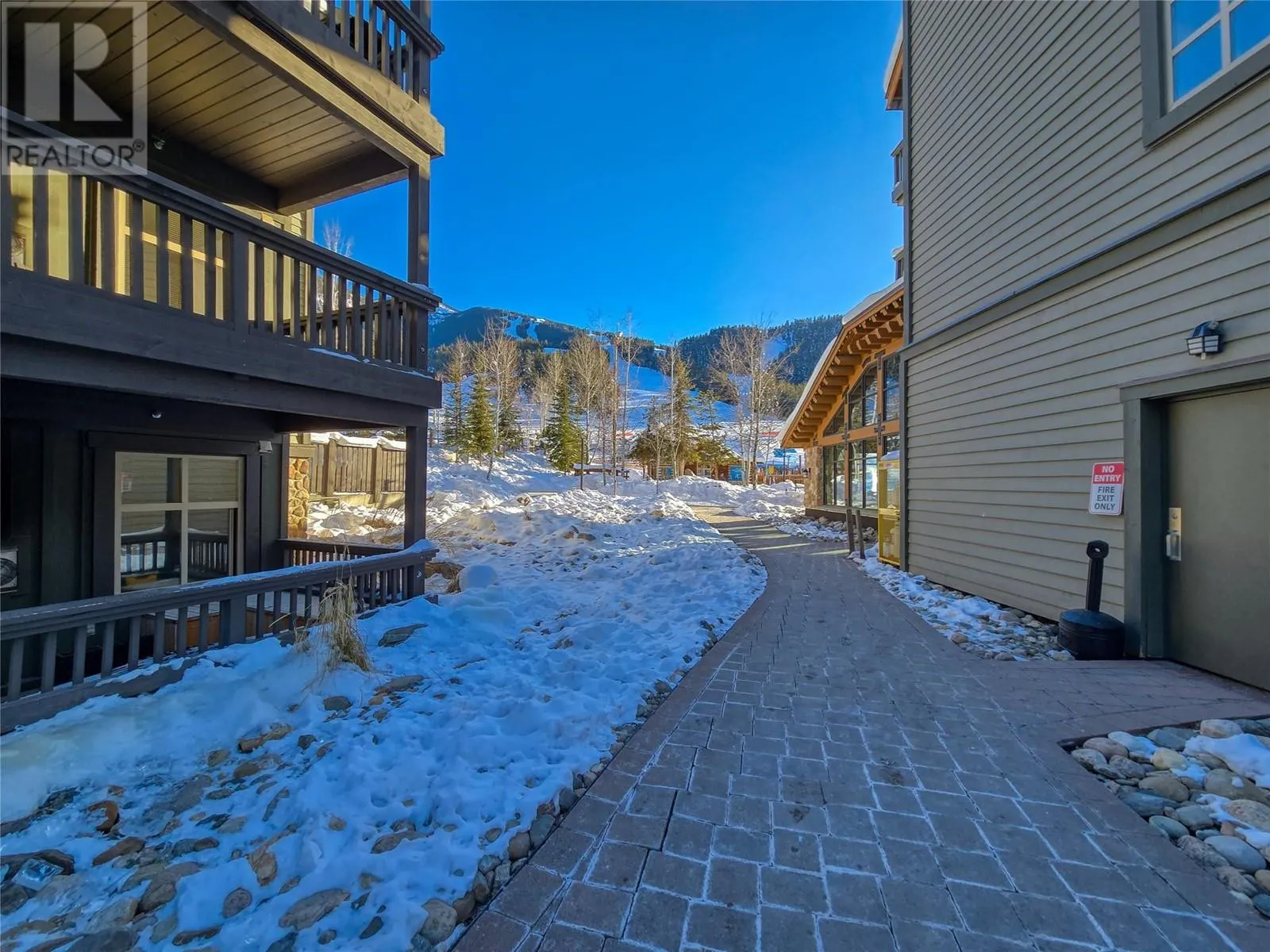 2060 Summit Drive Unit# 406