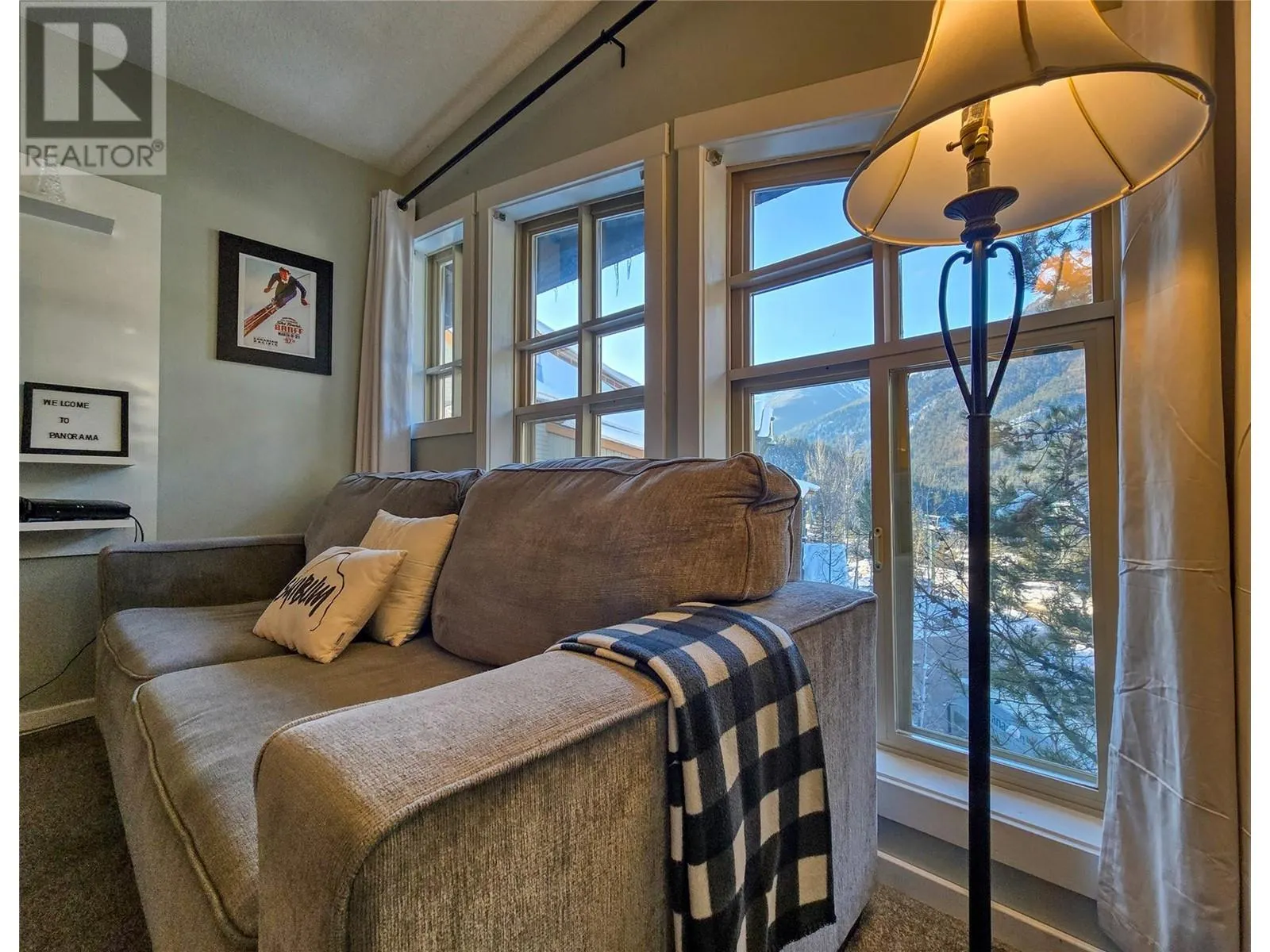 2060 Summit Drive Unit# 406