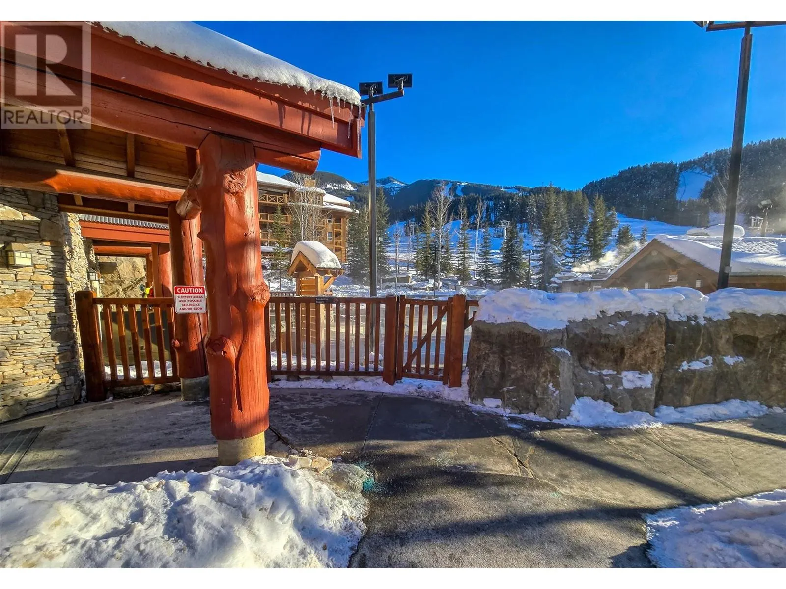 2060 Summit Drive Unit# 406