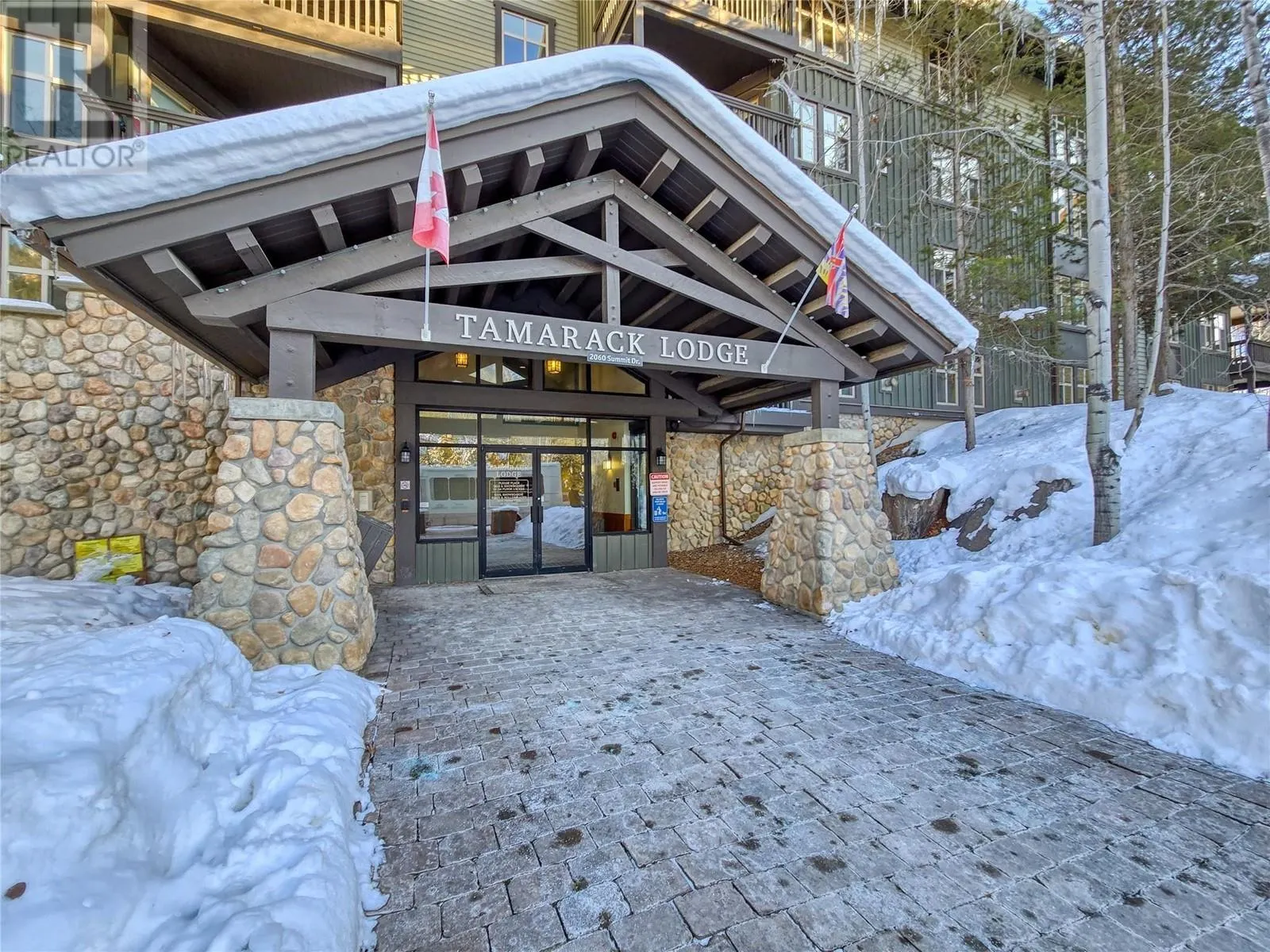2060 Summit Drive Unit# 406