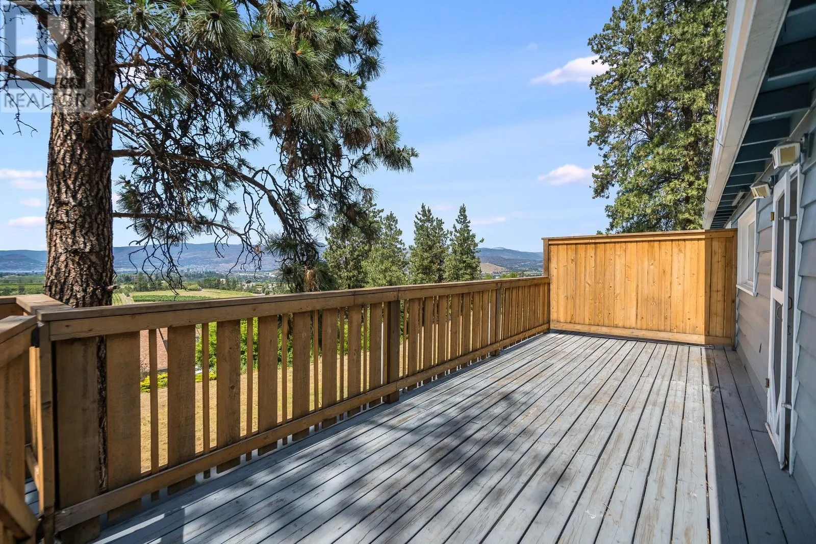 1293 Highway 33 E