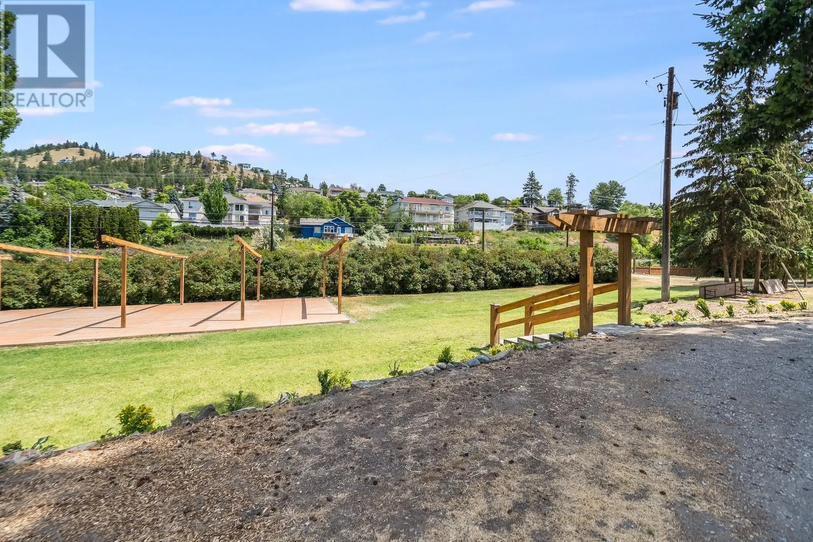 1293 Highway 33 E