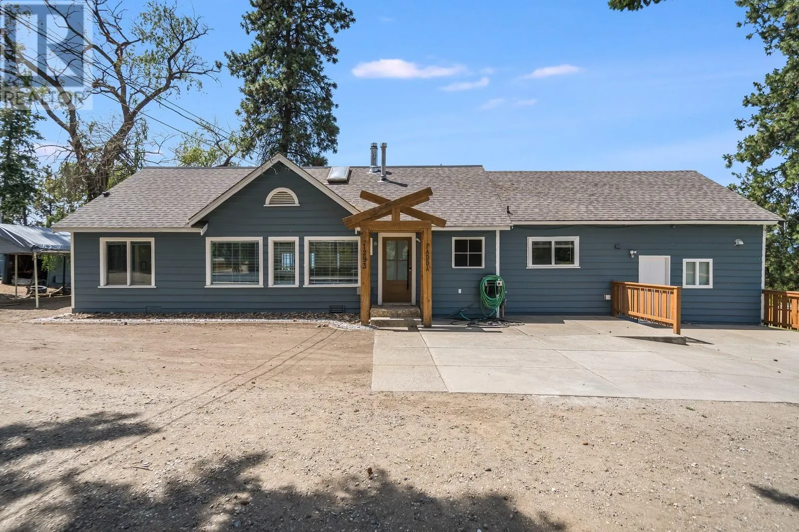 1293 Highway 33 E
