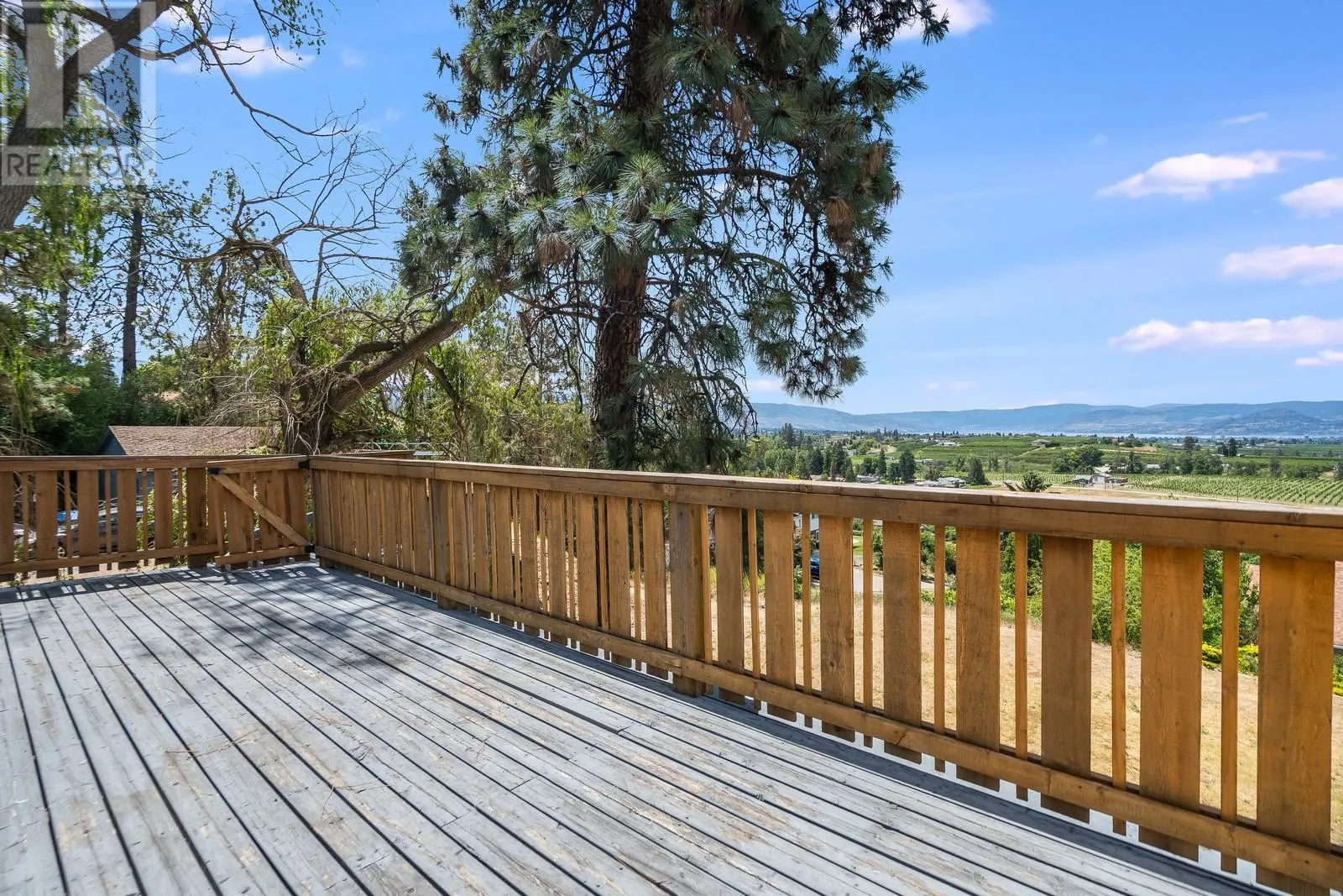 1293 Highway 33 E