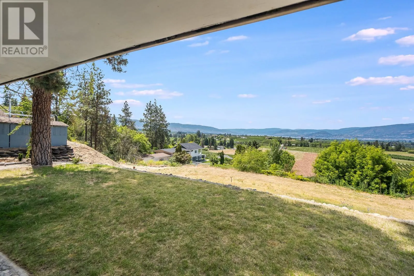1293 Highway 33 E