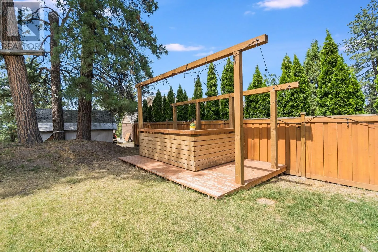1293 Highway 33 E