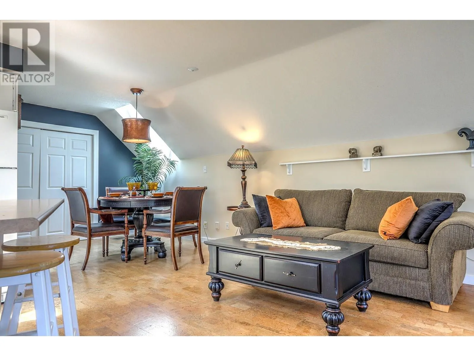 5482 Silver Star Road