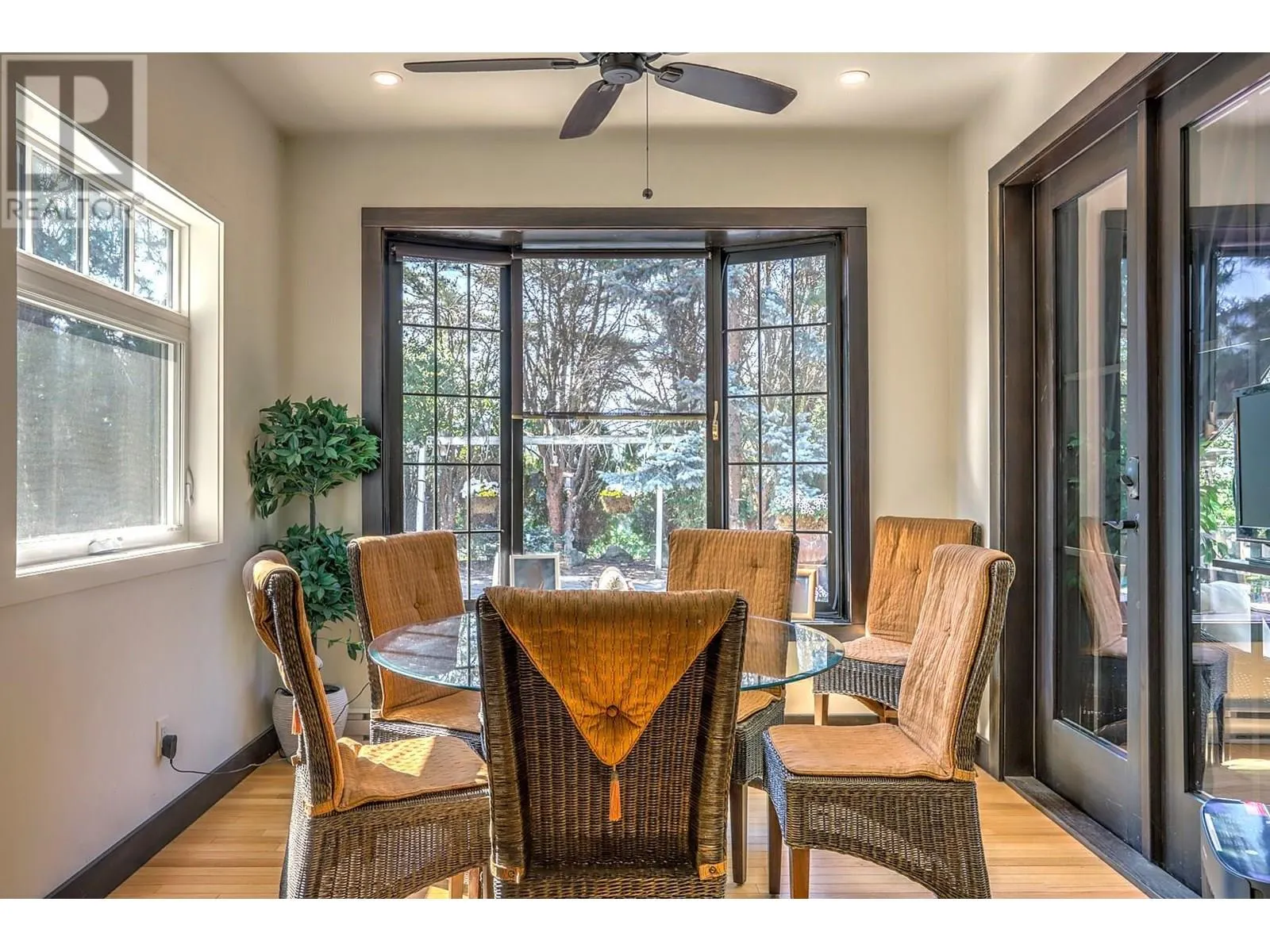 5482 Silver Star Road