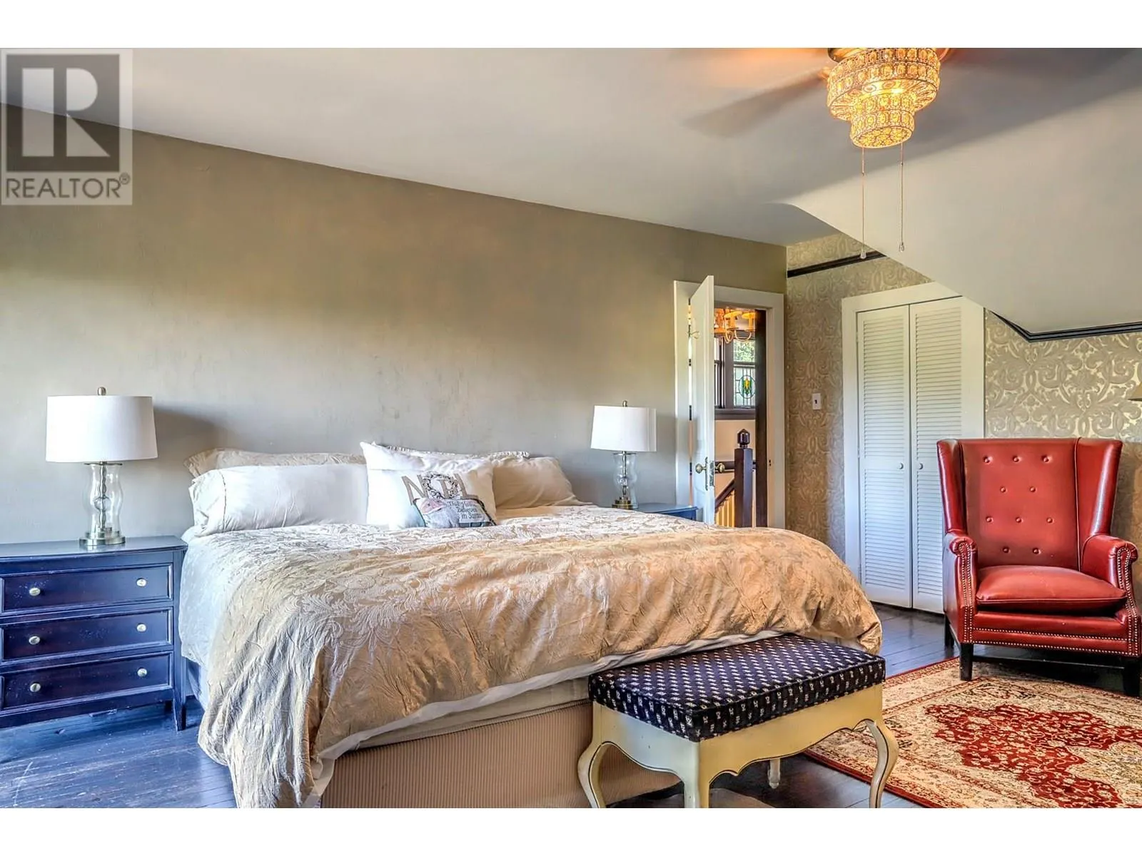 5482 Silver Star Road