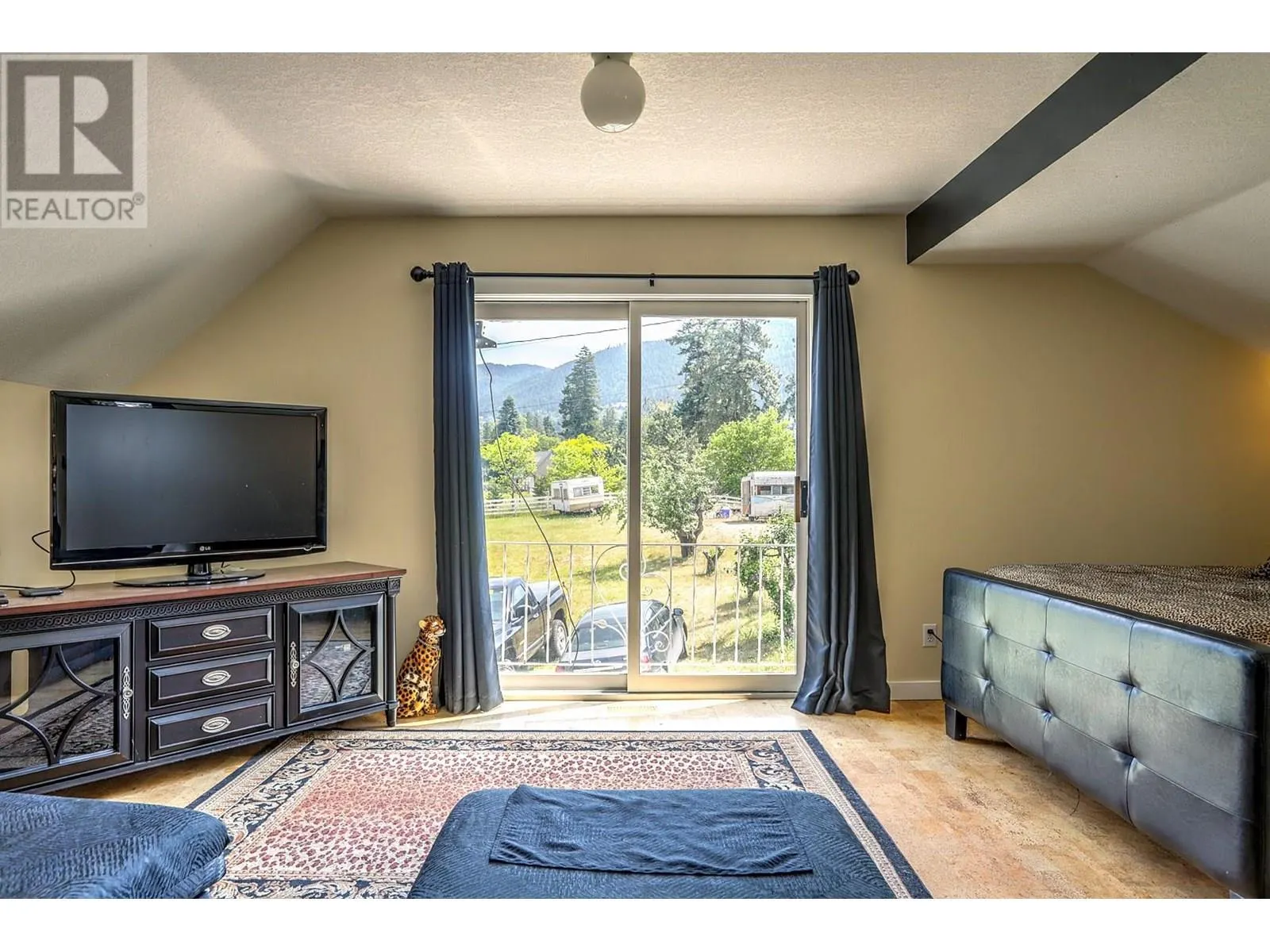5482 Silver Star Road