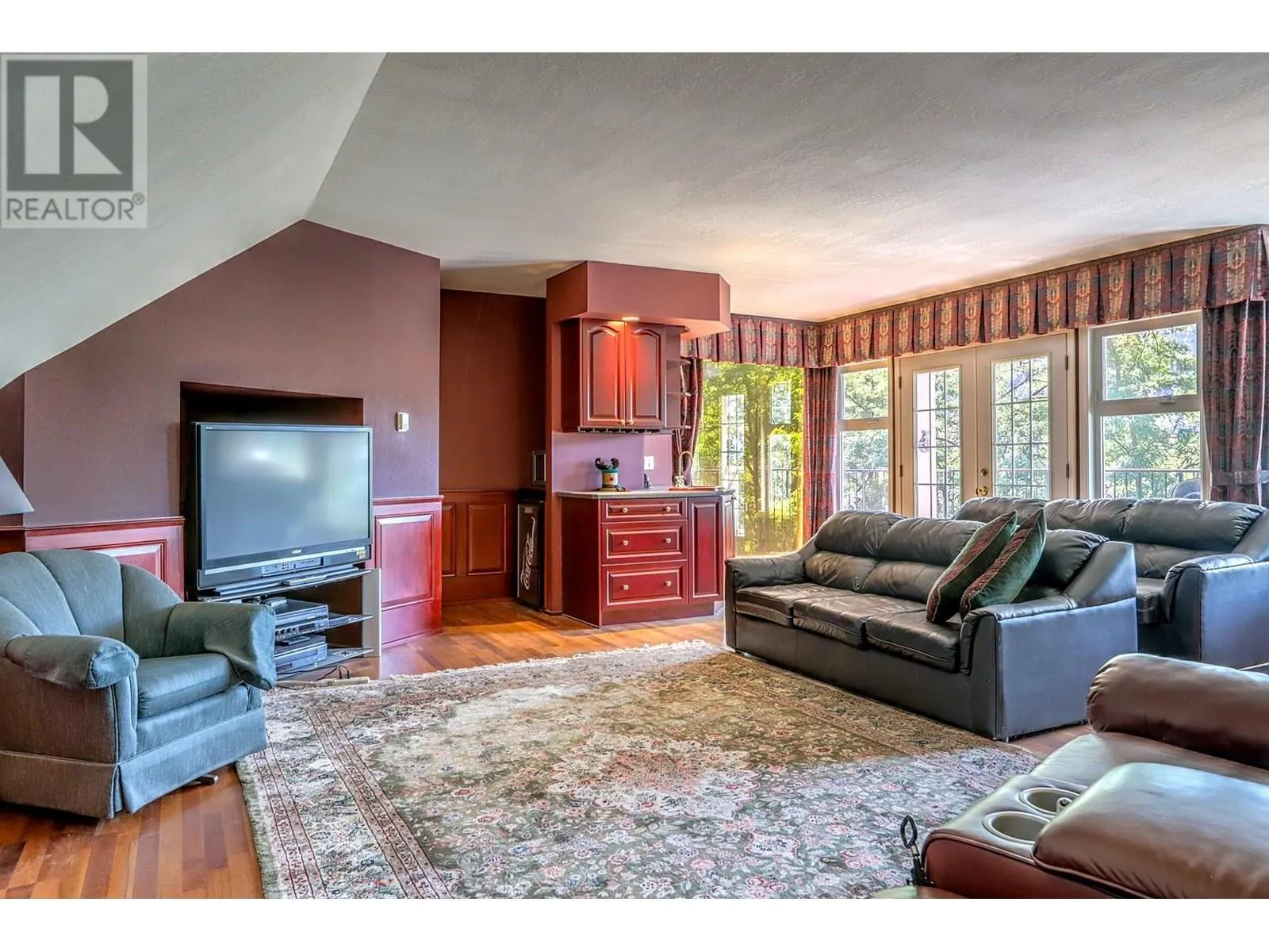 5482 Silver Star Road