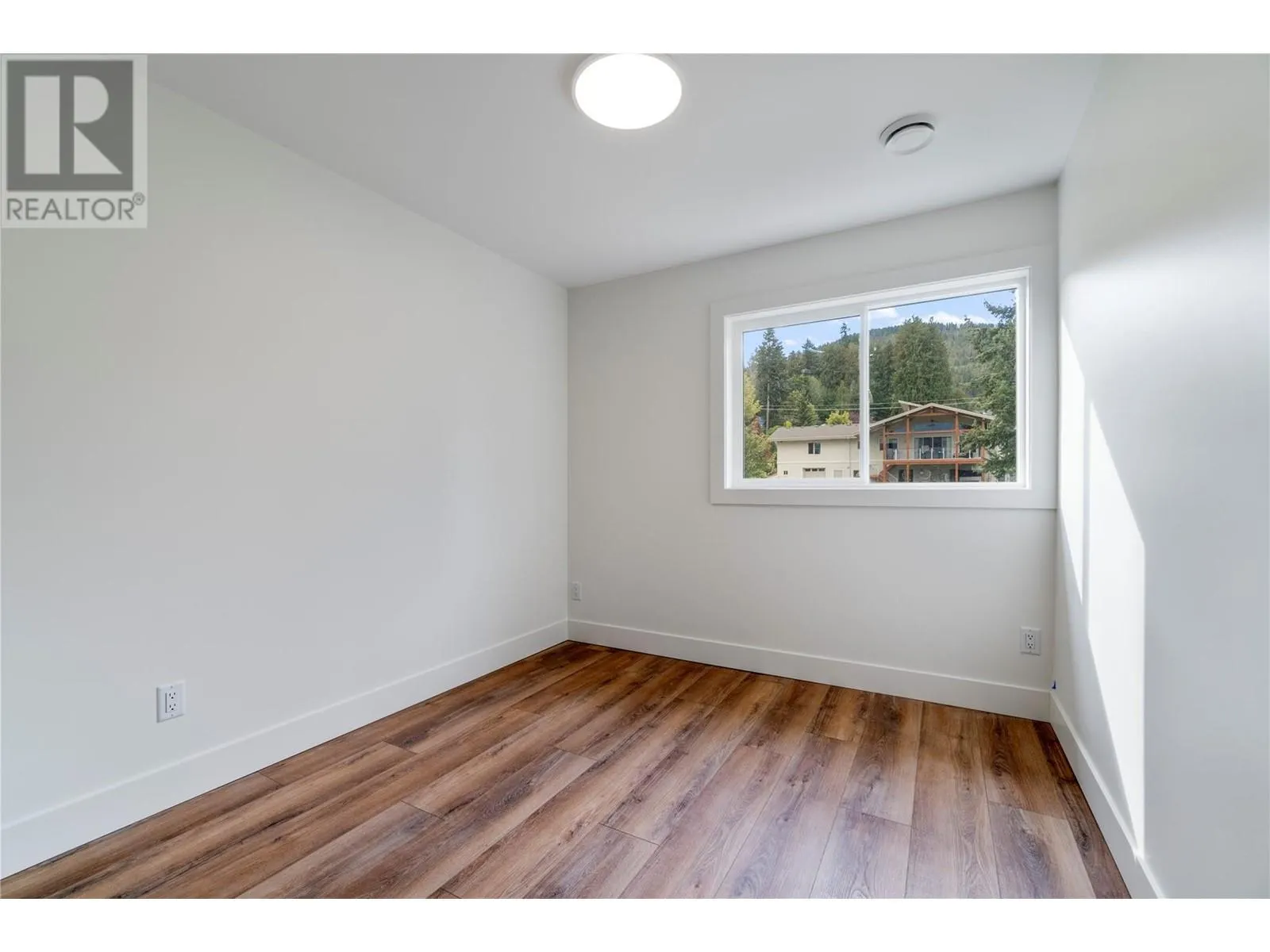 981 12 Street SE Unit# 33