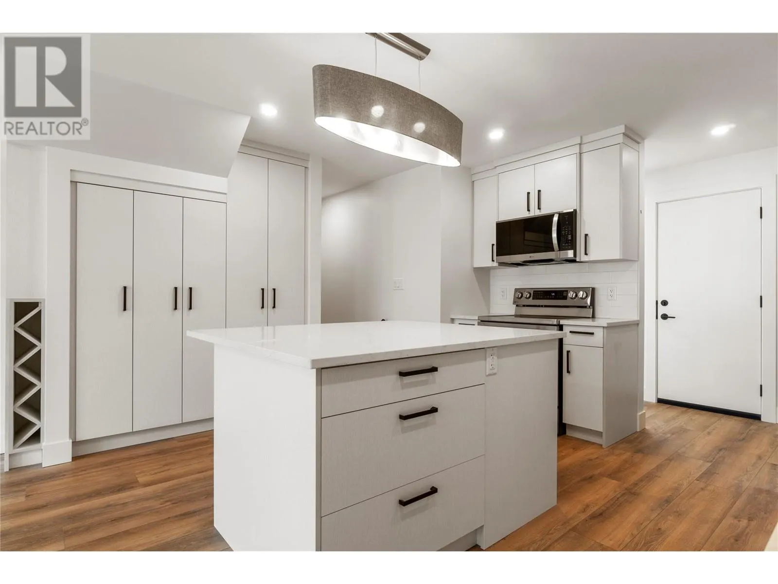 981 12 Street SE Unit# 33