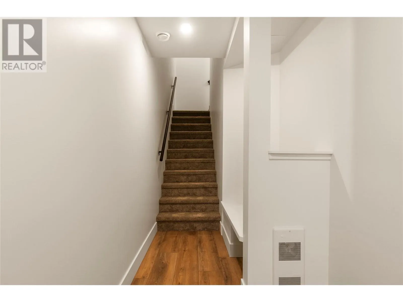981 12 Street SE Unit# 33