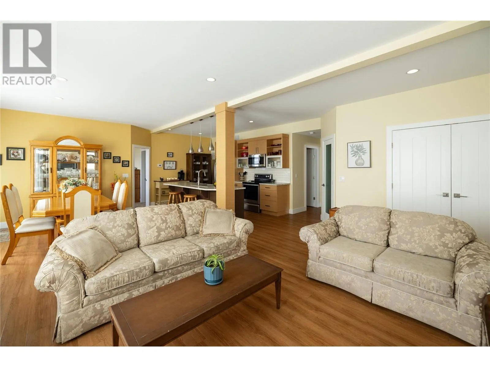 98 Ranchland Place