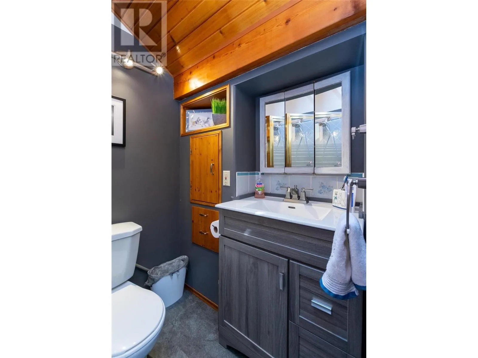 2464 Waverly Drive
