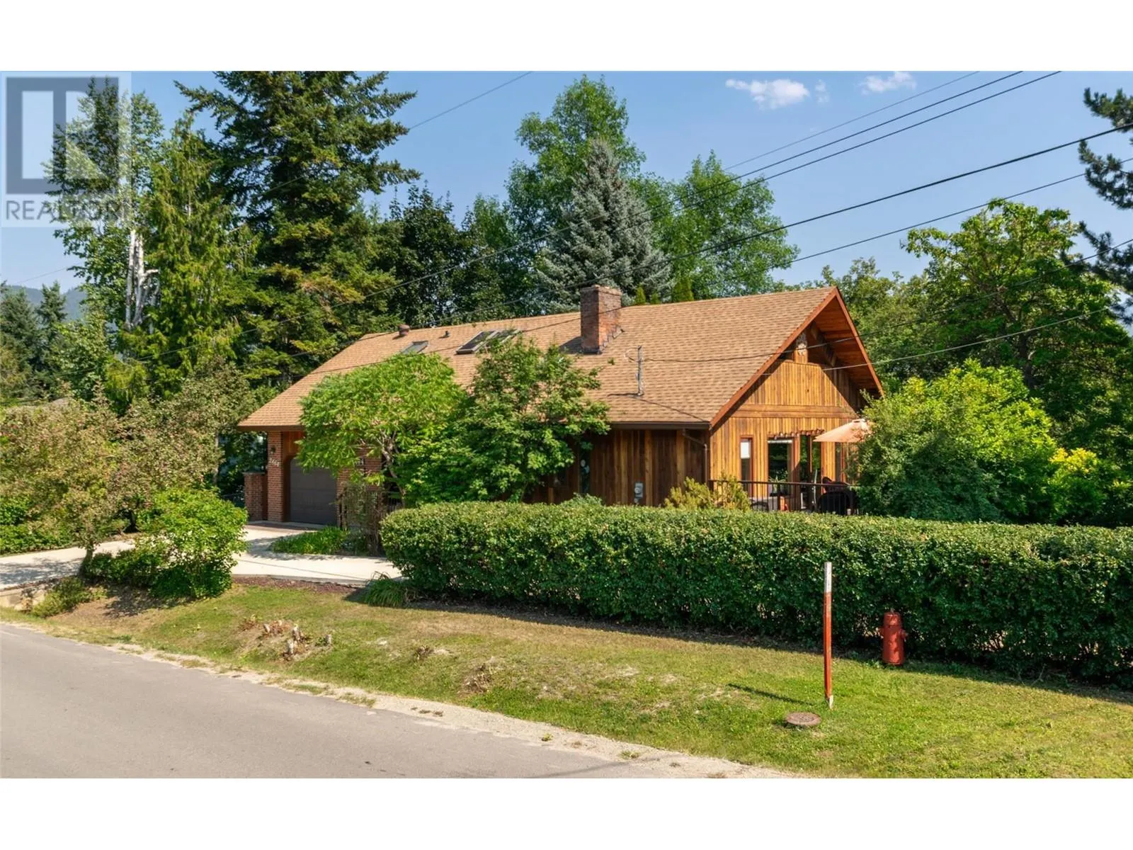 2464 Waverly Drive