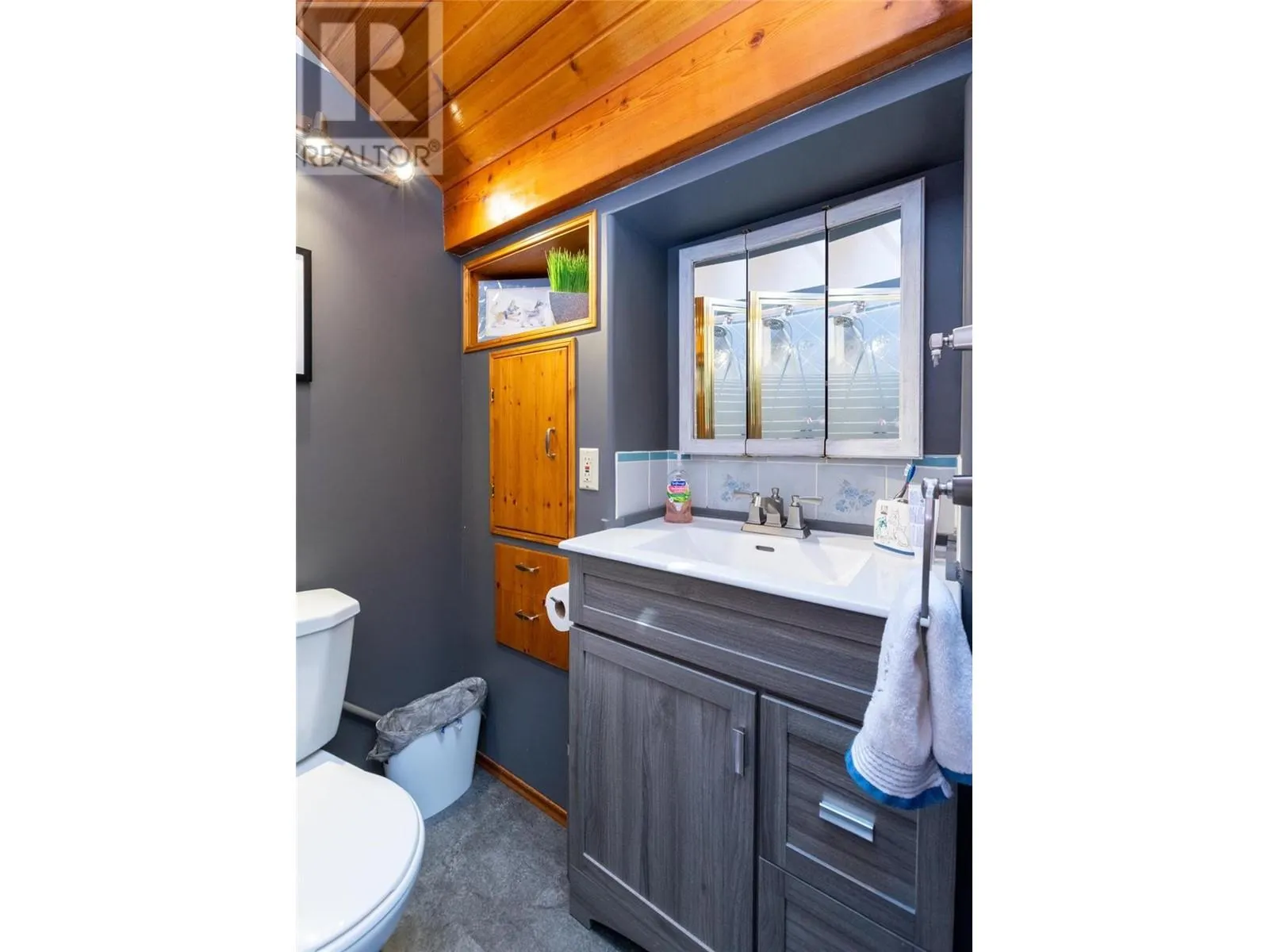 2464 Waverly Drive