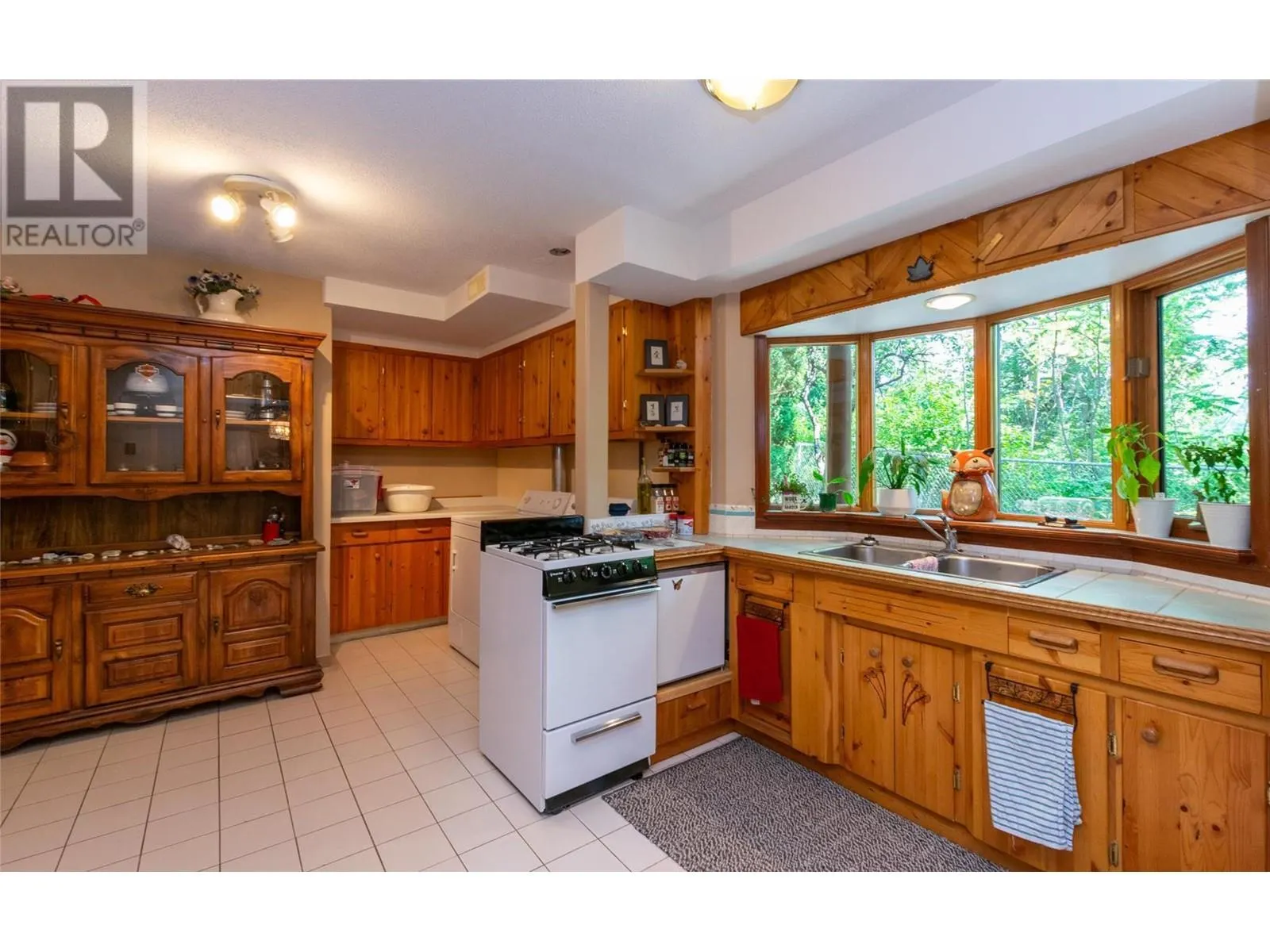 2464 Waverly Drive