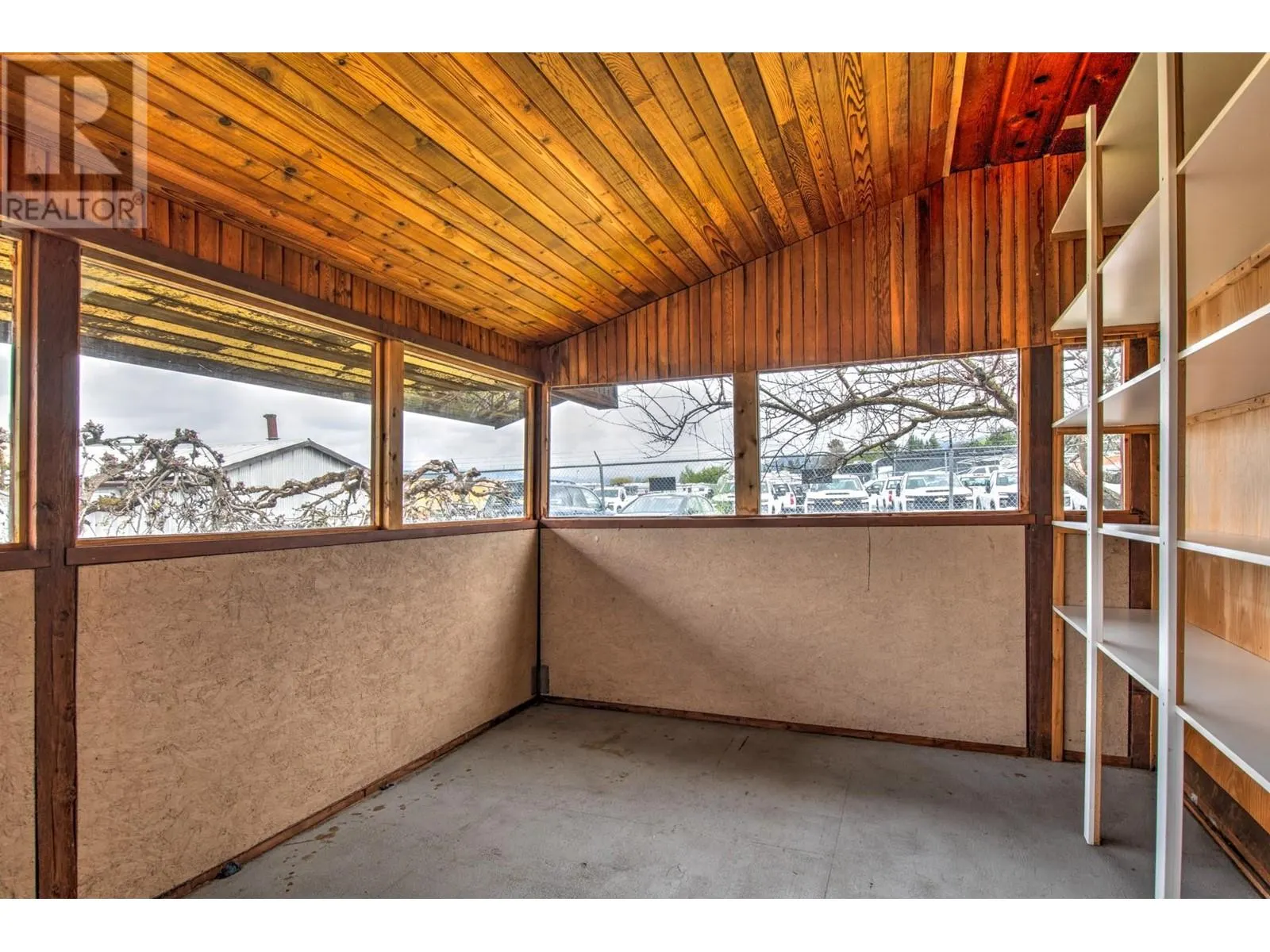 6434 Pleasant Valley Road