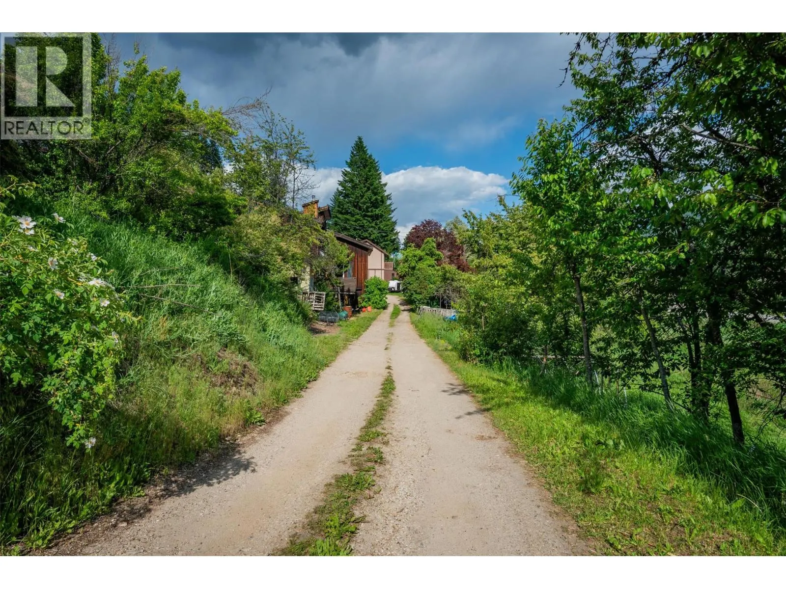 3216 SOUTH SLOCAN VILLAGE Road